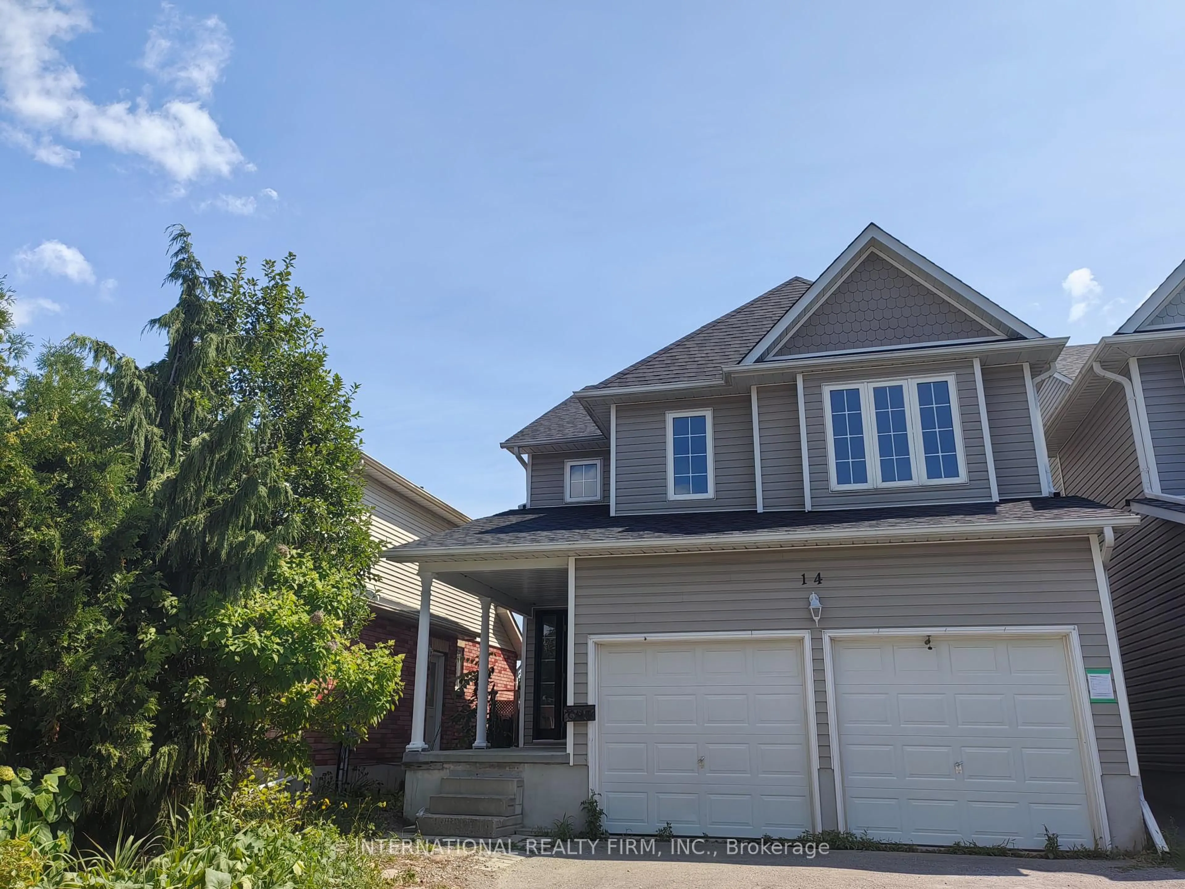 Home with vinyl exterior material, street for 14 Mann St, Clarington Ontario L1C 2H5