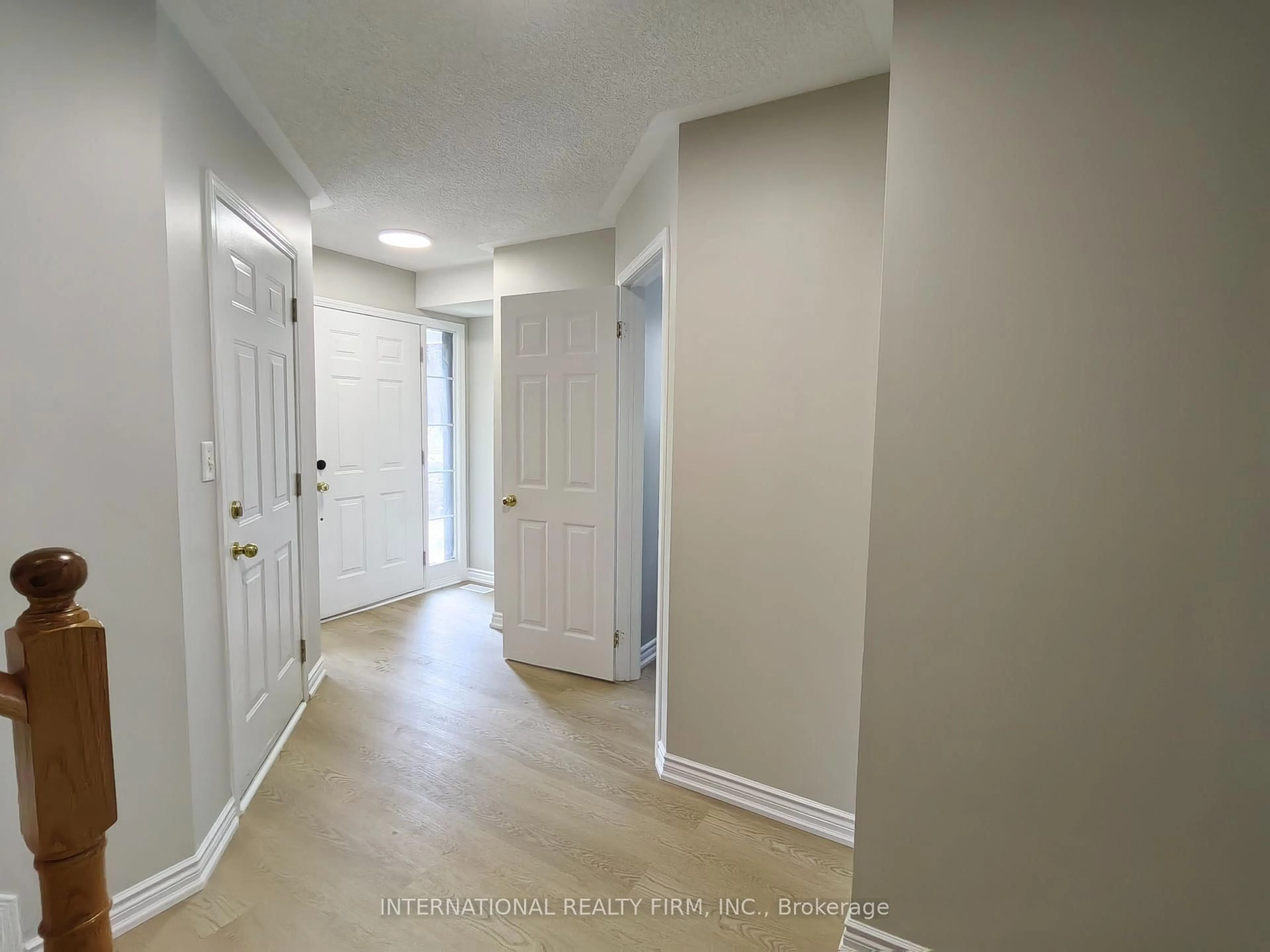 Indoor entryway for 14 Mann St, Clarington Ontario L1C 2H5
