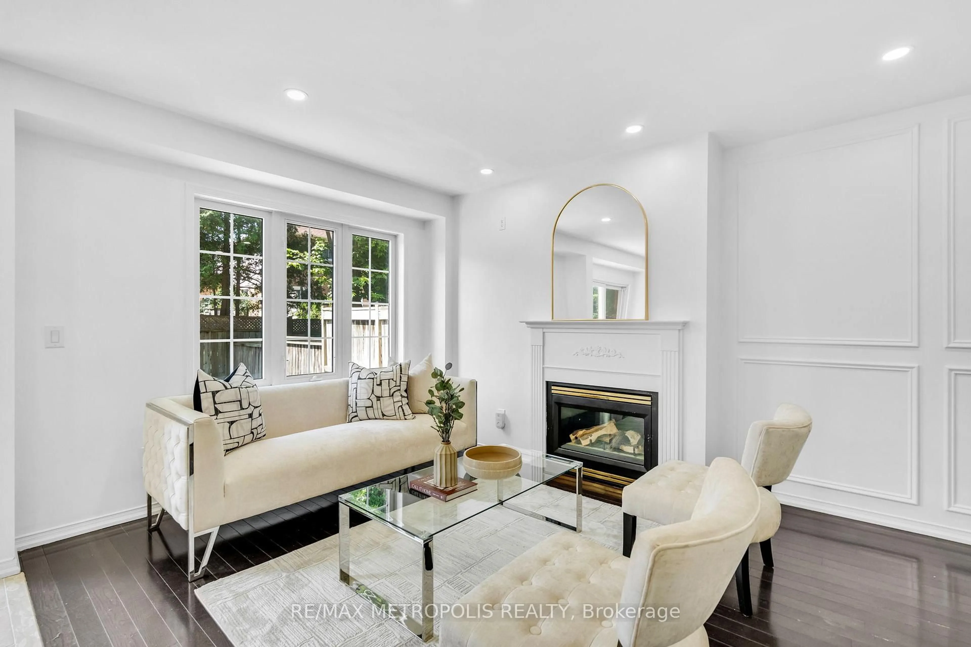 Living room with furniture, unknown for 50 Frank Faubert Dr, Toronto Ontario M1C 5H7