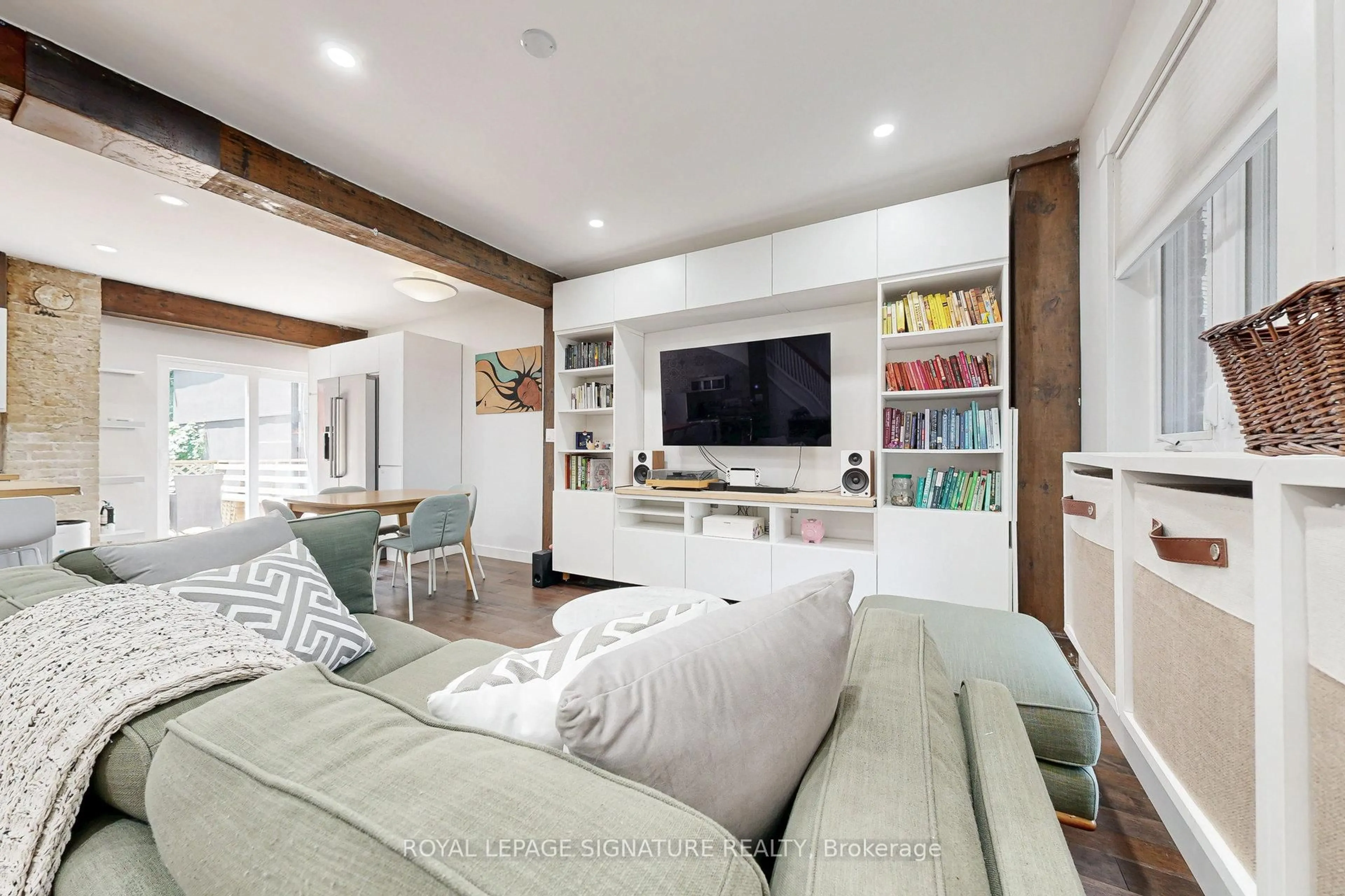 Living room with furniture, unknown for 17 Hunter St, Toronto Ontario M4J 1C1