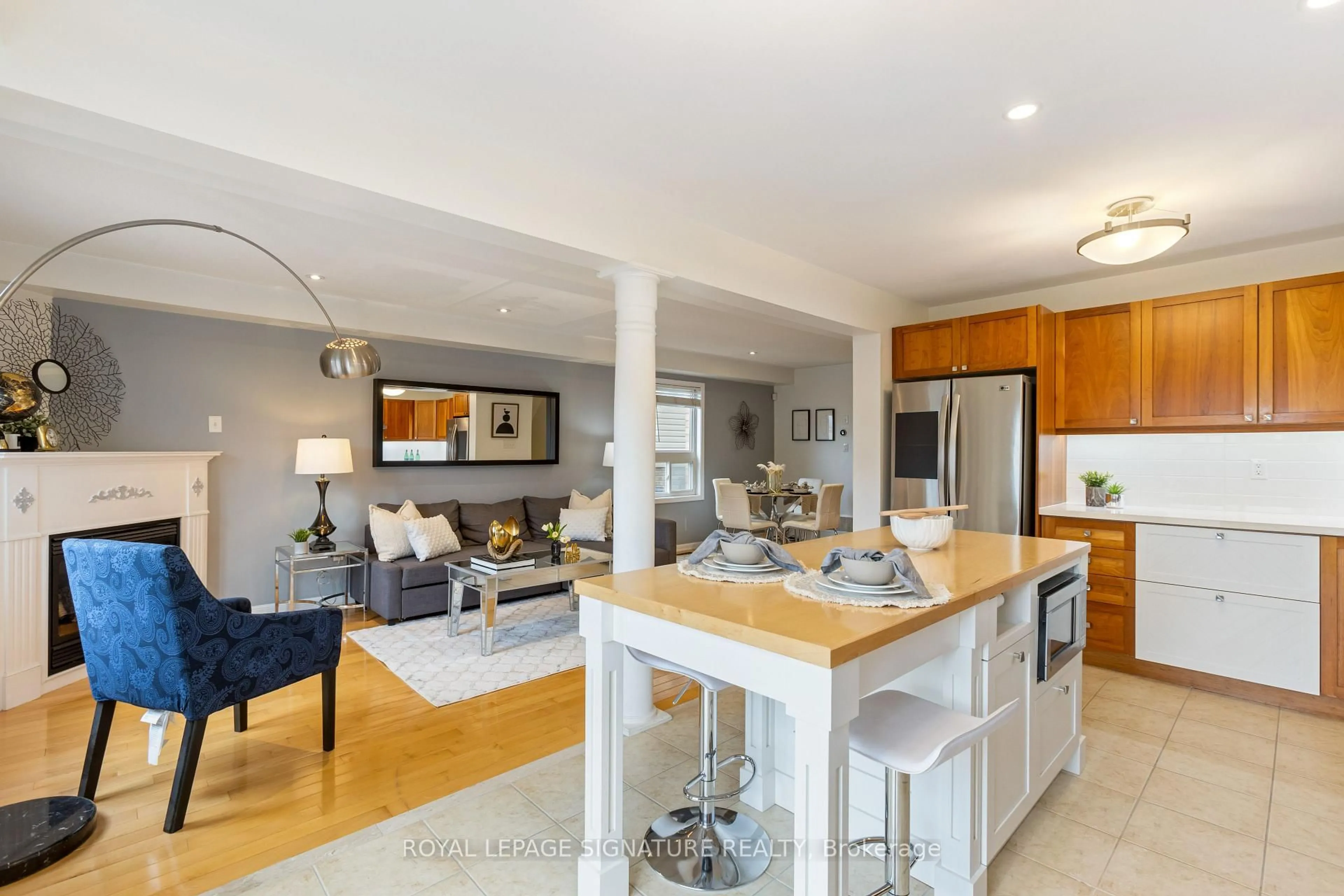 Open concept kitchen, unknown for 27 Lunney Cres, Clarington Ontario L1C 5P1