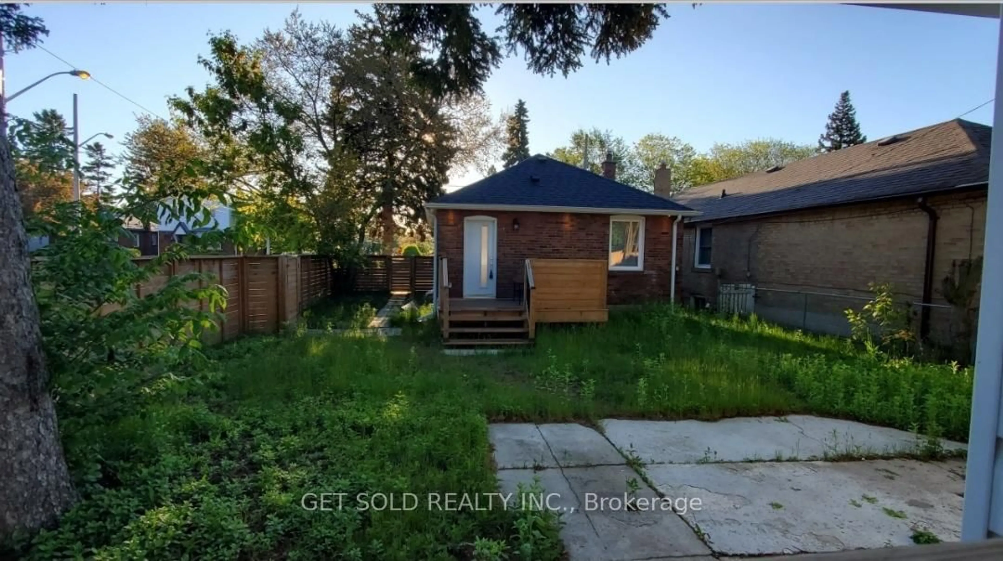 Unknown for 74 St Hubert Ave, Toronto Ontario M4J 3Z3