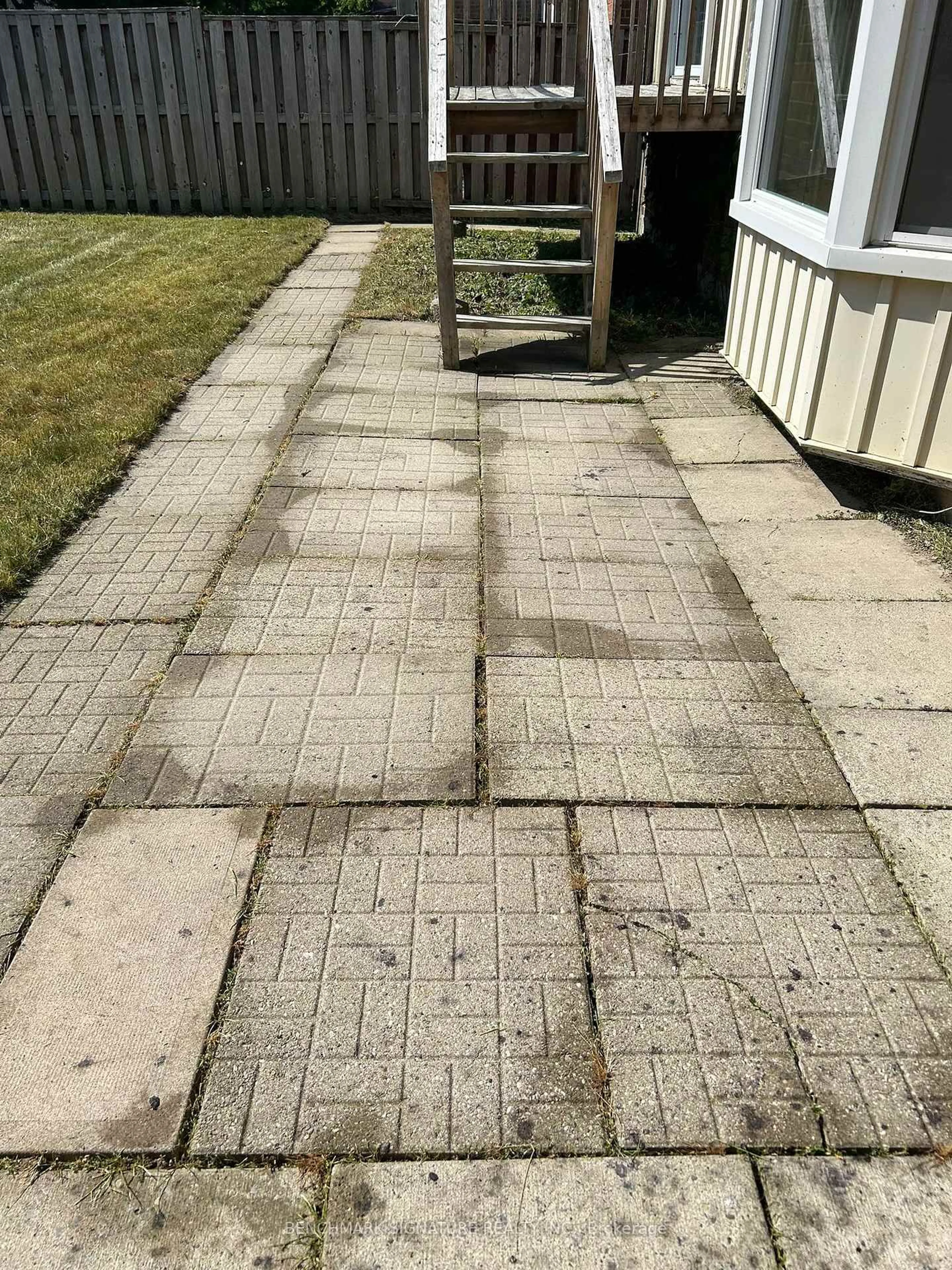 Patio, street for 35 Wintermute Blvd, Toronto Ontario M1W 3M5