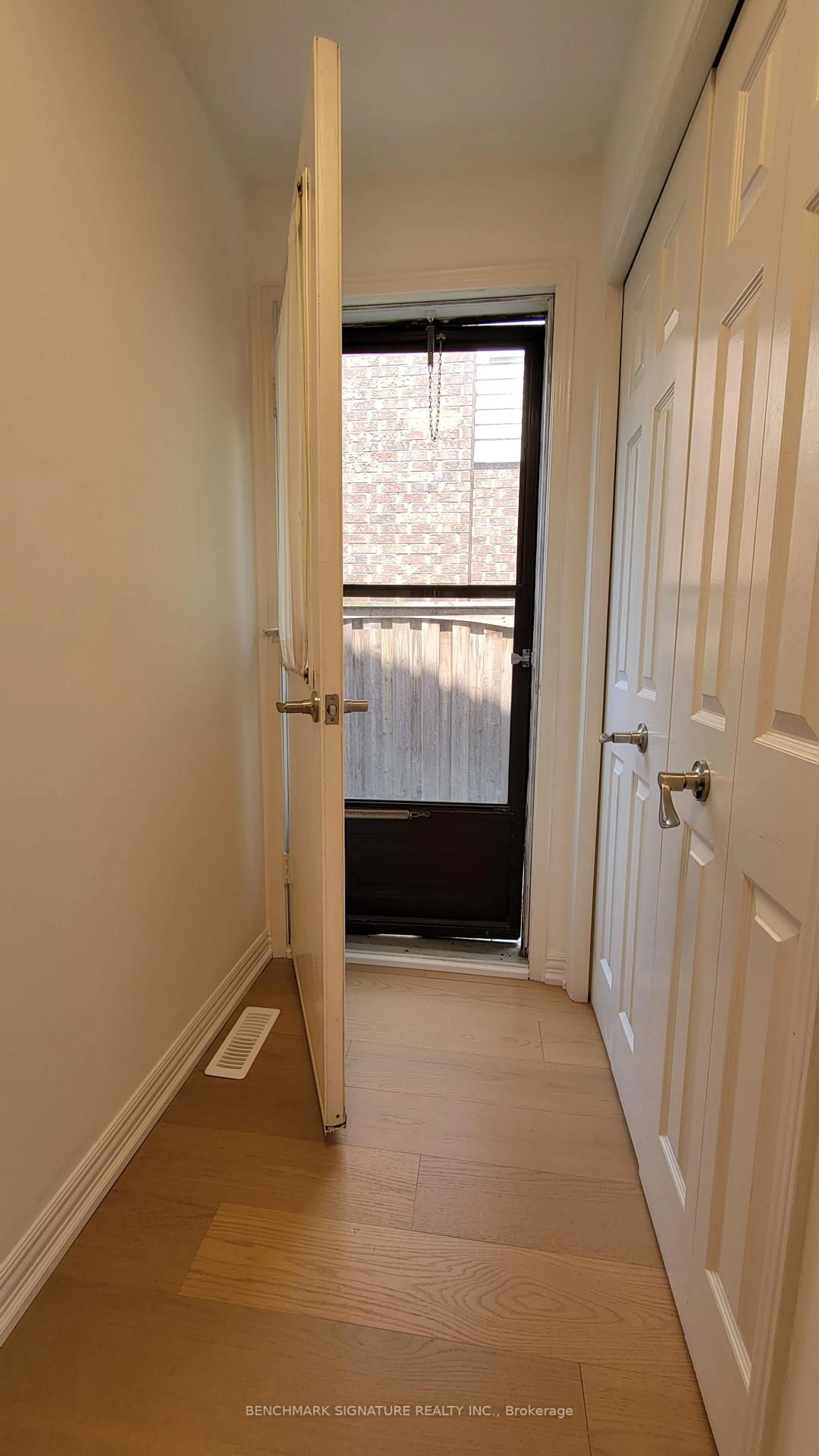 A pic of a room for 35 Wintermute Blvd, Toronto Ontario M1W 3M5