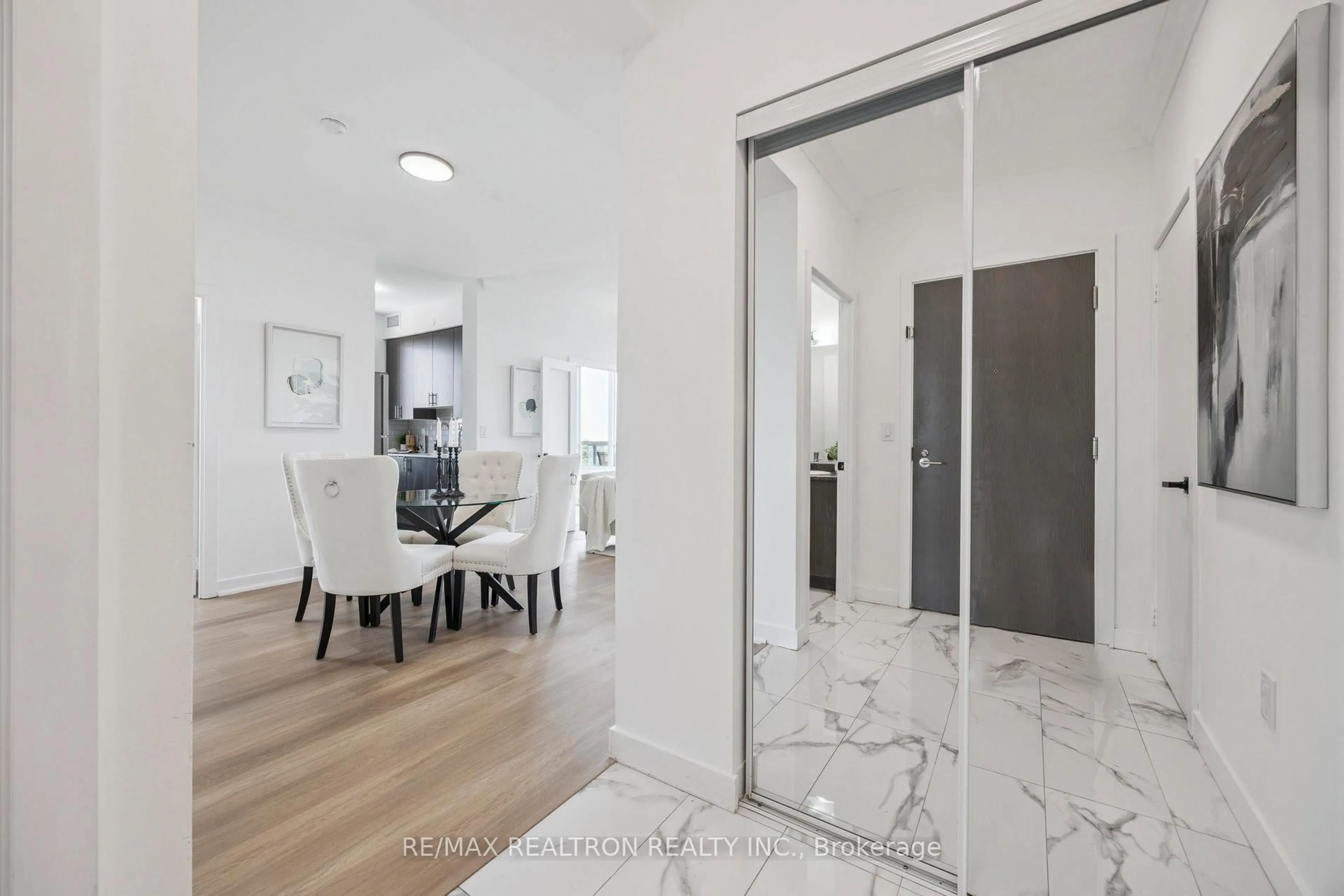 Indoor entryway for 1346 Danforth Rd #1005, Toronto Ontario M1J 0A9