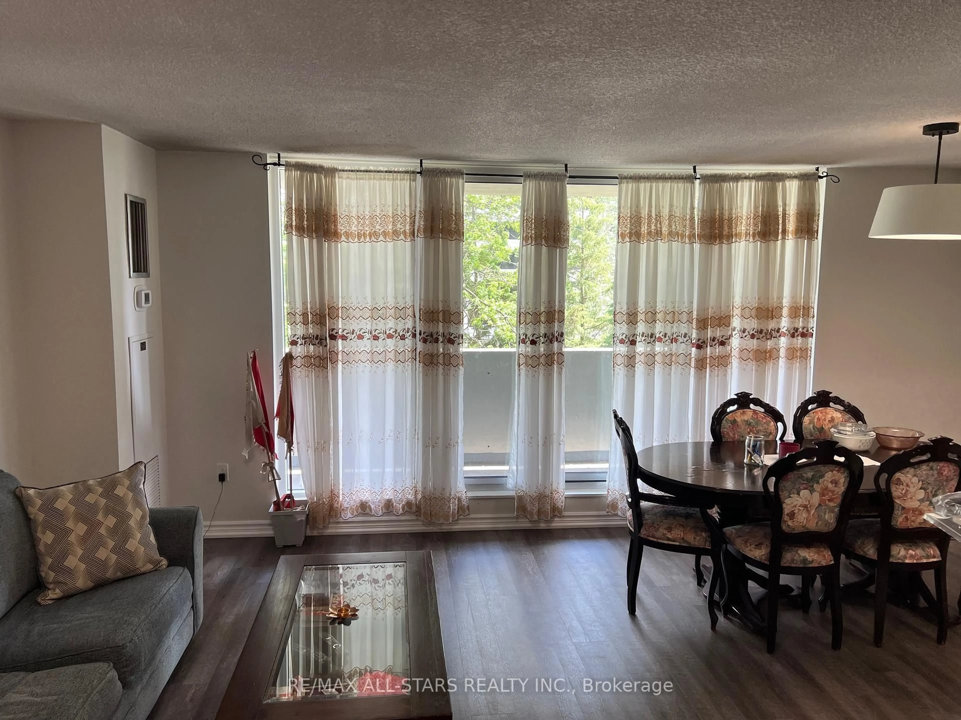 A pic of a room for 100 Prudential Dr #310, Toronto Ontario M1P 4V4