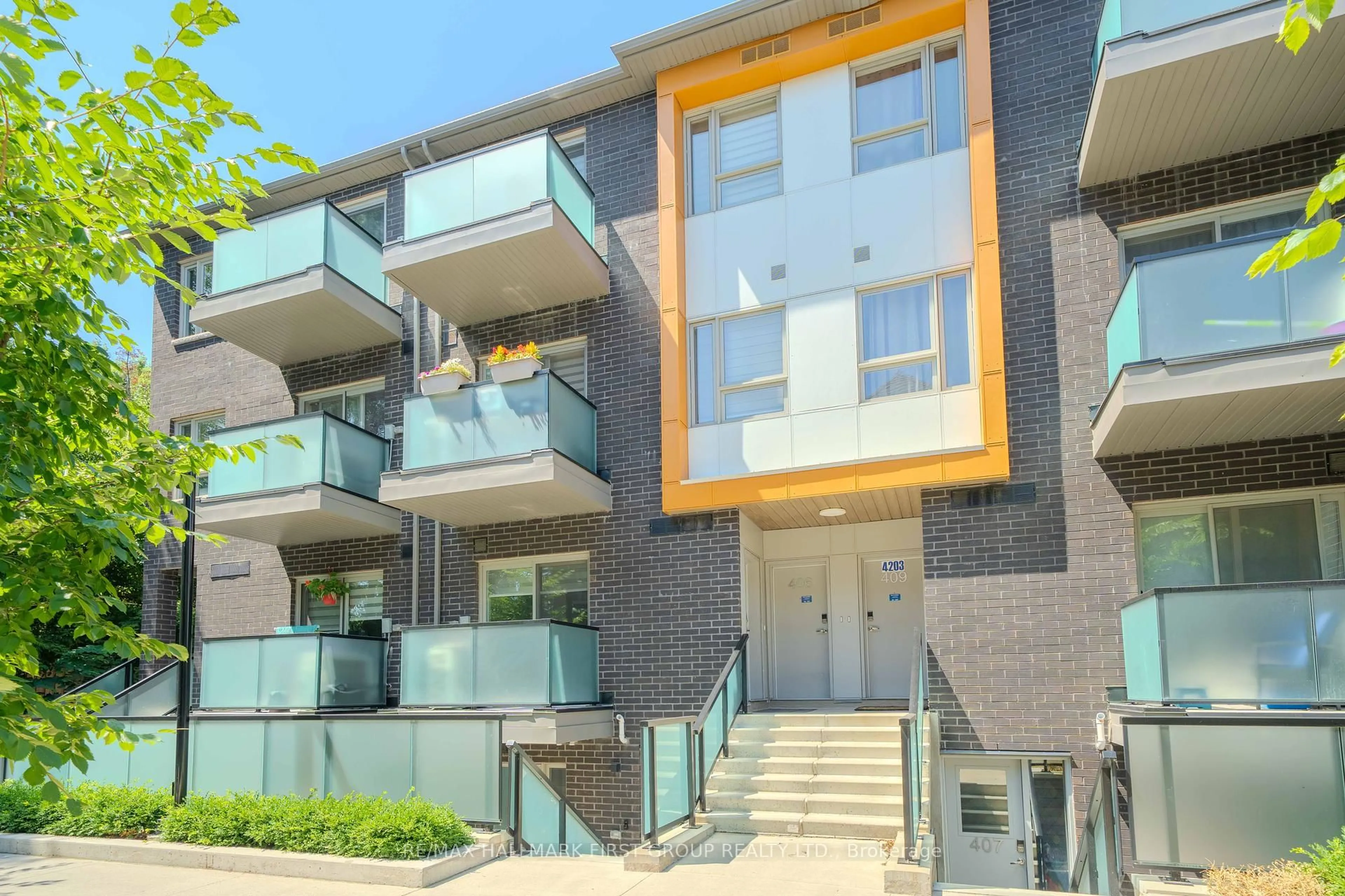 Unknown for 2789 Eglinton Ave #405, Toronto Ontario M1J 0B3