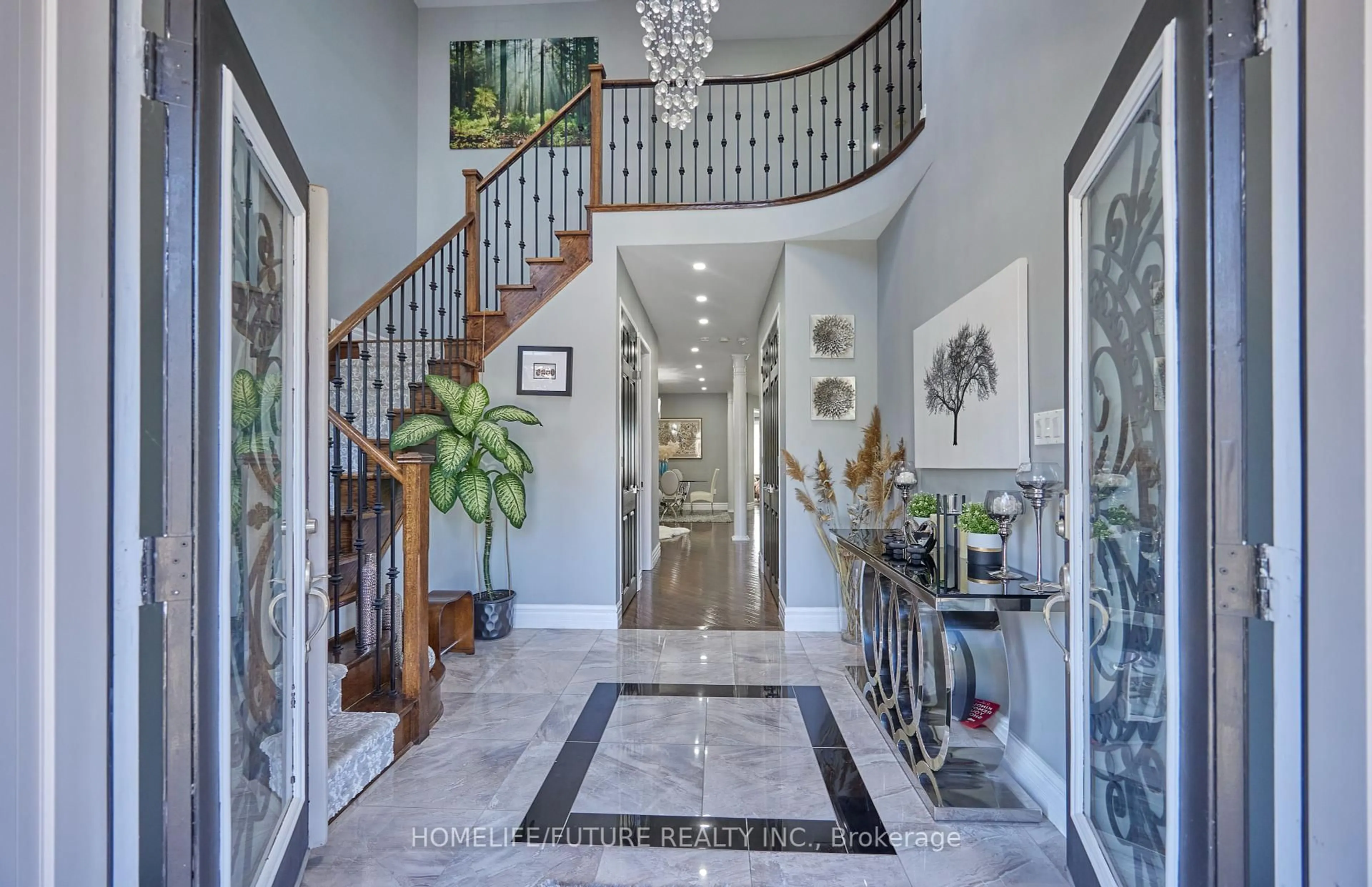 Indoor foyer for 2549 Snow Knight Dr, Oshawa Ontario L1L 0K2