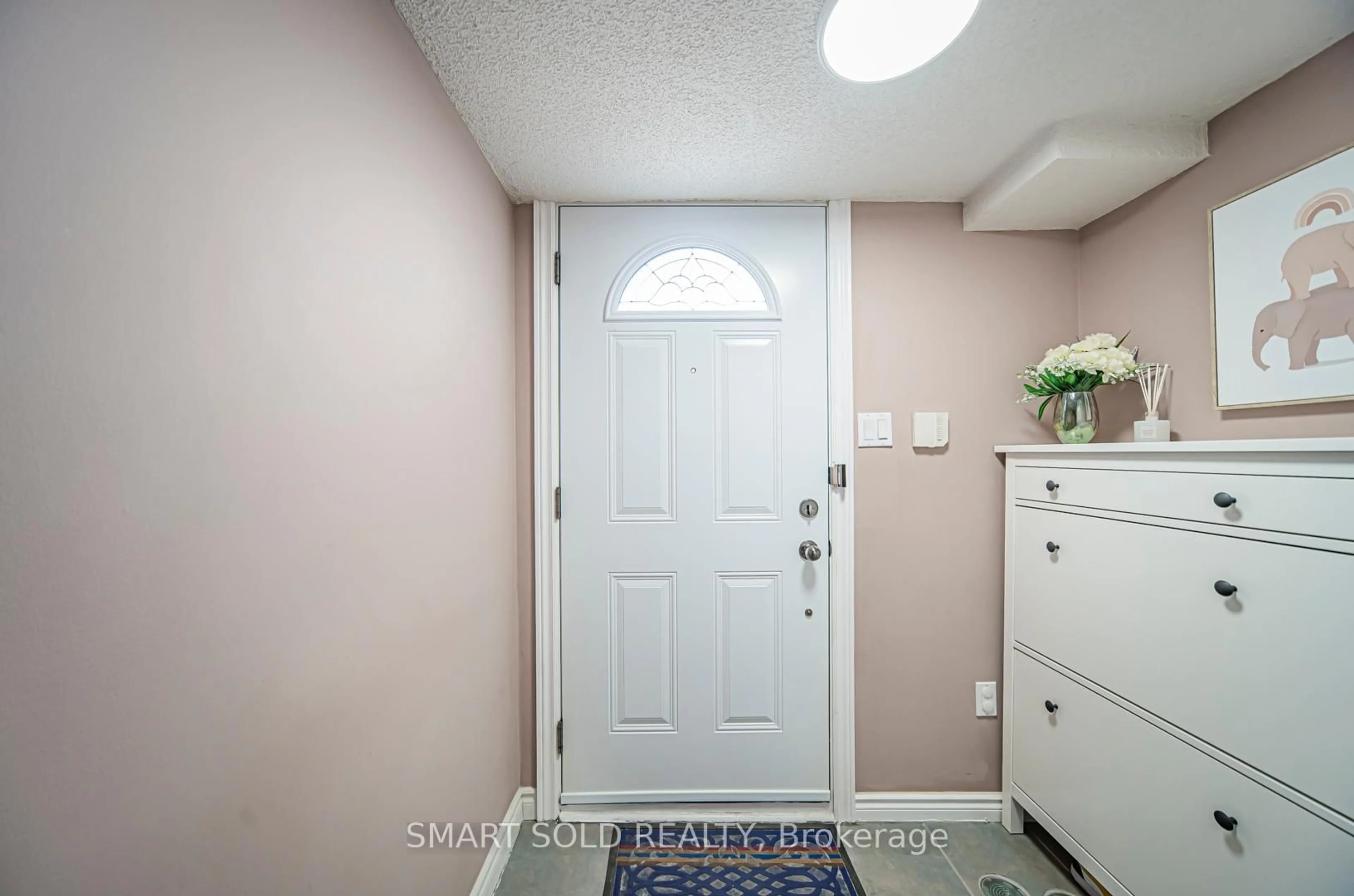 Indoor entryway for 3500 Brimley Rd #10, Toronto Ontario M1V 5K6