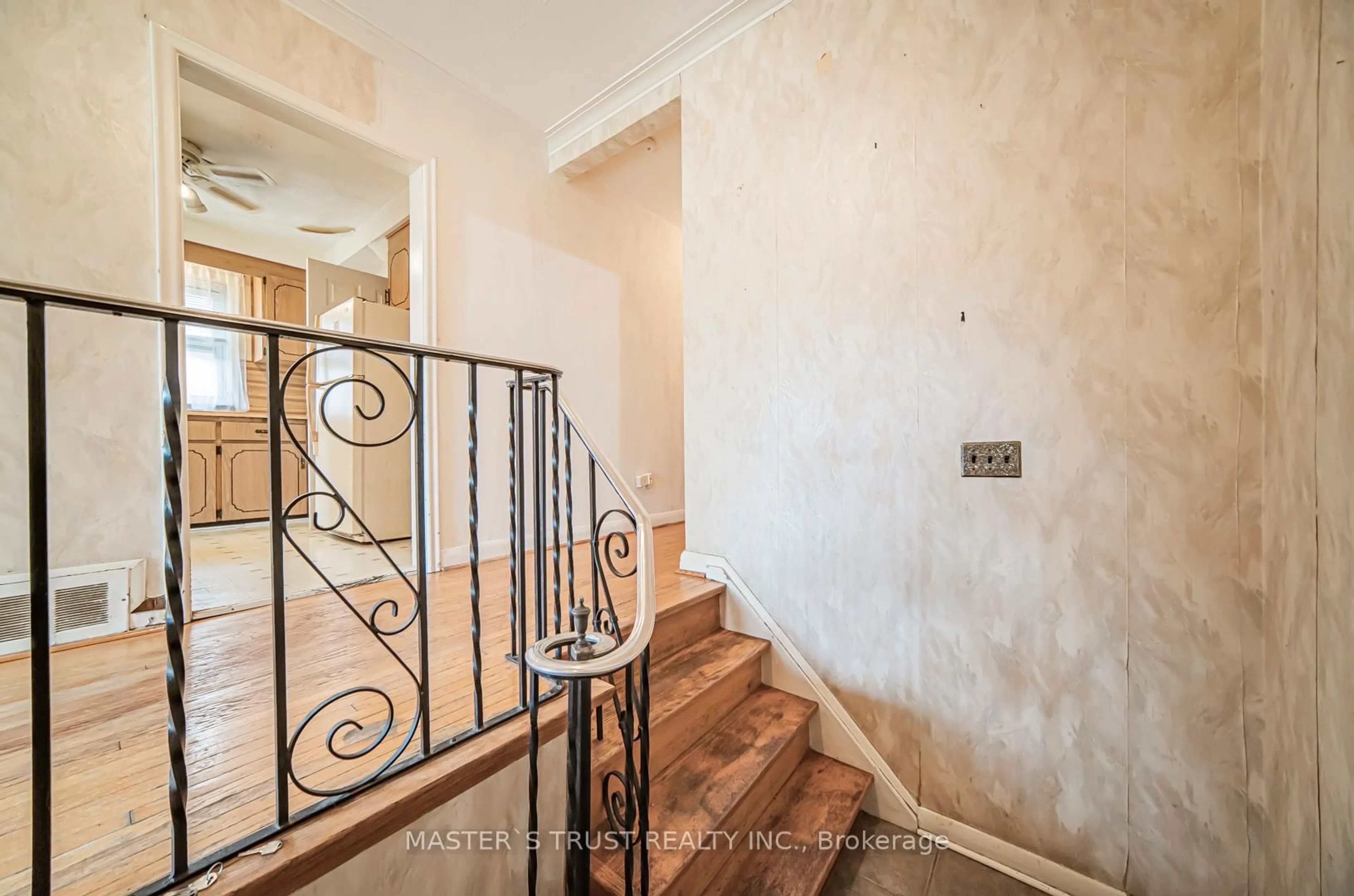 Stairs for 60 Gage Ave, Toronto Ontario M1J 1T8