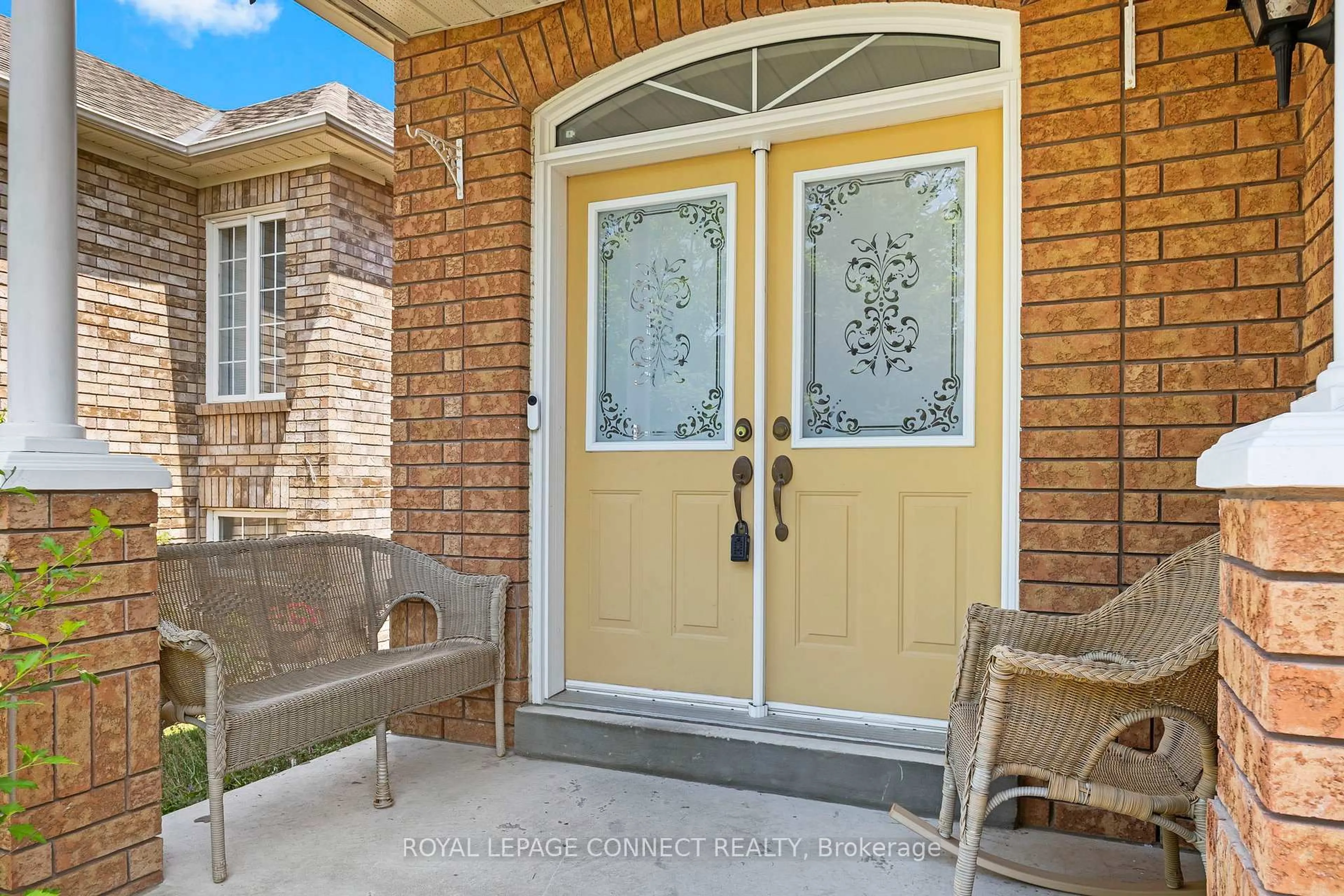 Indoor entryway for 15 Root Cres, Ajax Ontario L1T 4J8