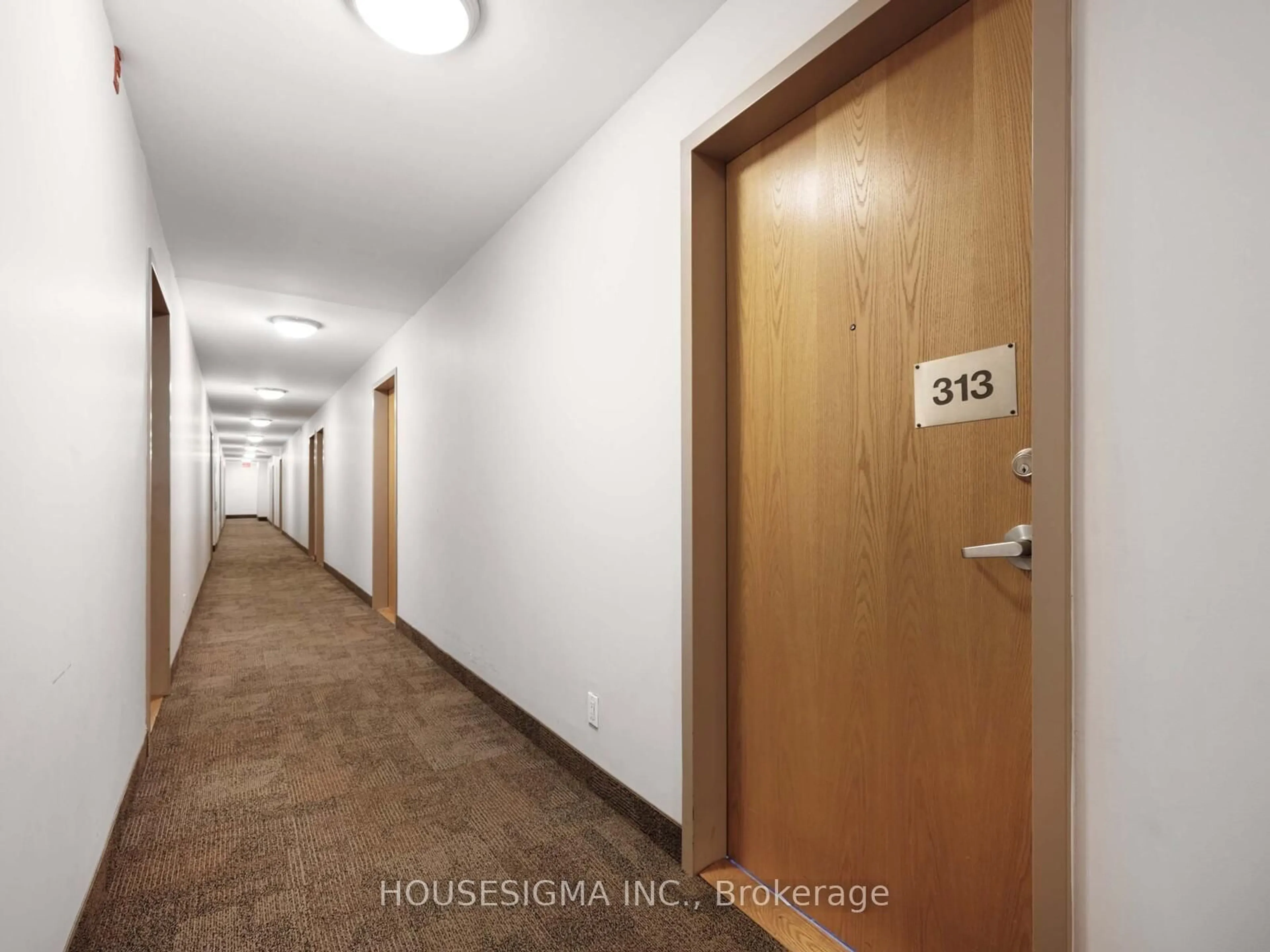 Indoor foyer for 44 Bond St #313, Oshawa Ontario L1G 6R2