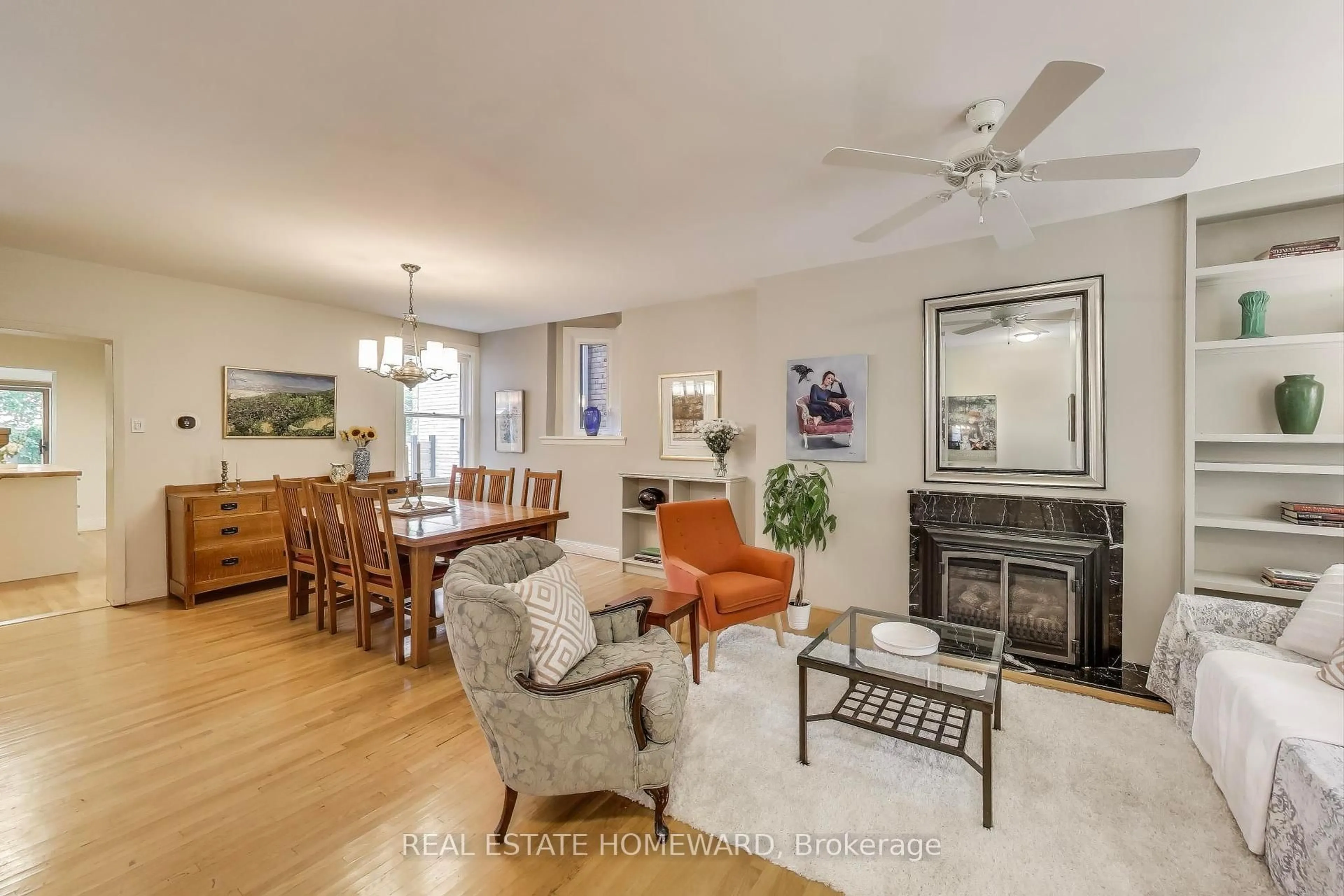 Living room with furniture, unknown for 92 Dearbourne Ave, Toronto Ontario M4K 1M7