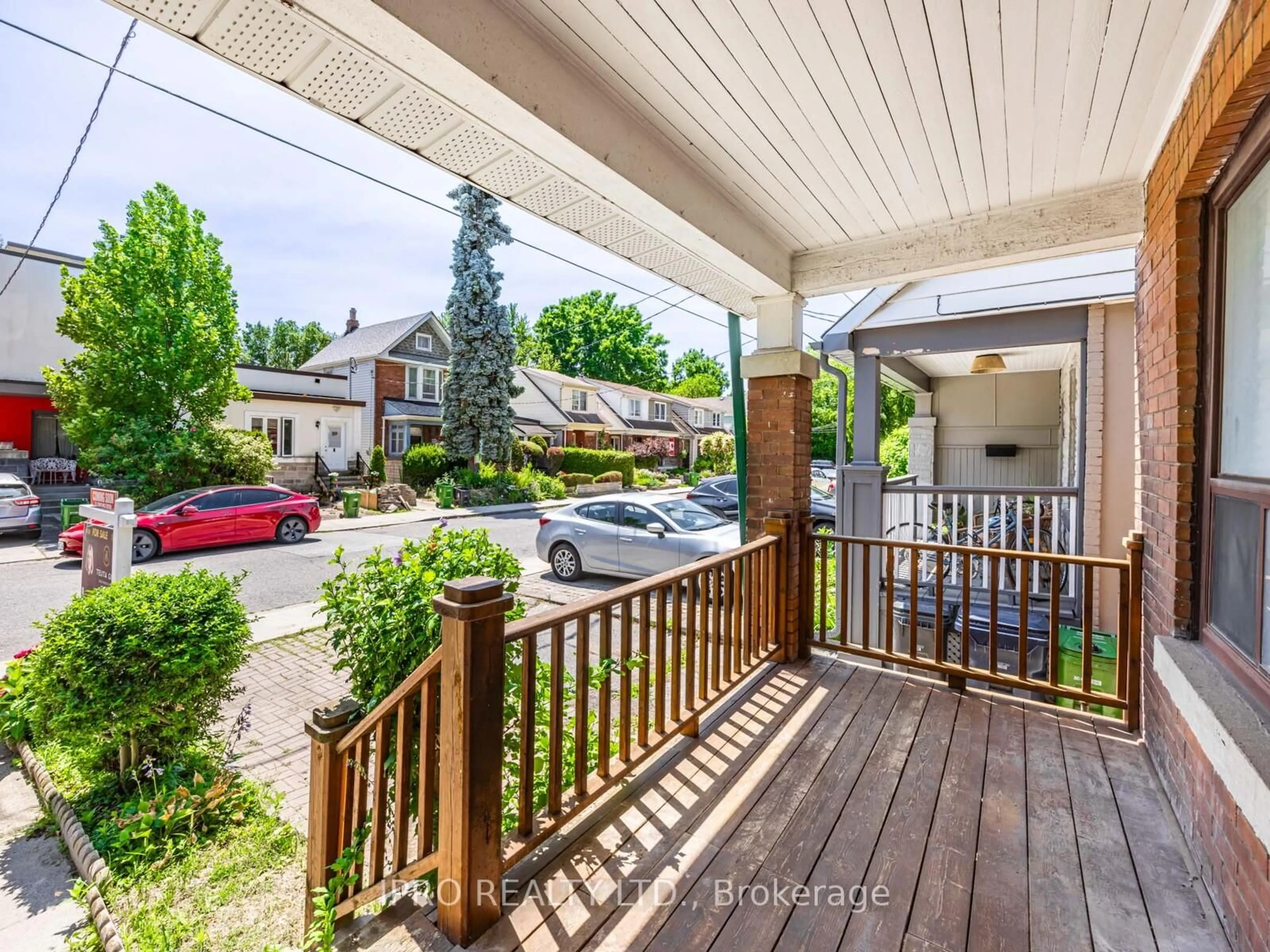 Patio, street for 44 Queensdale Ave, Toronto Ontario M4J 1X9
