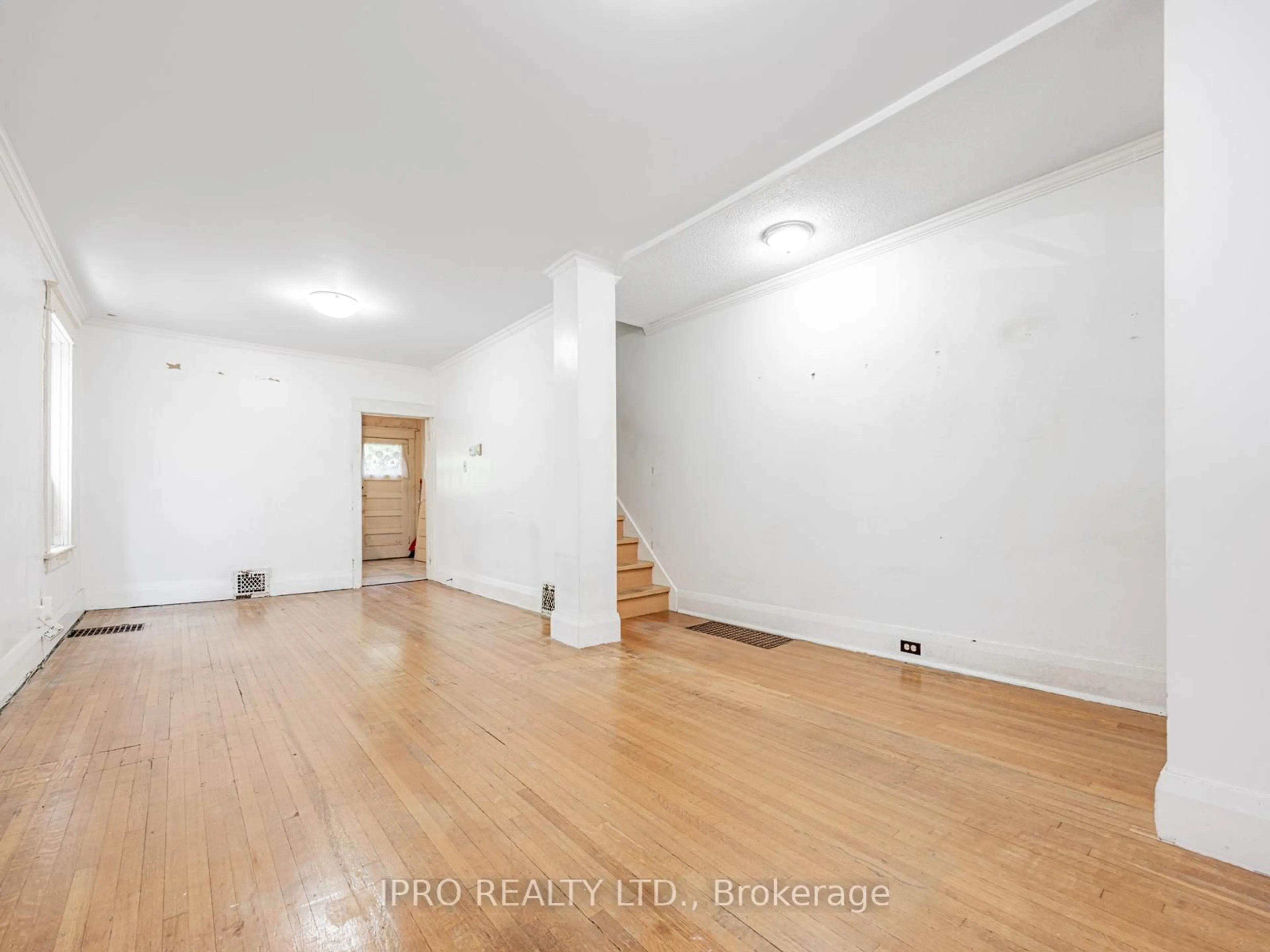 A pic of a room for 44 Queensdale Ave, Toronto Ontario M4J 1X9