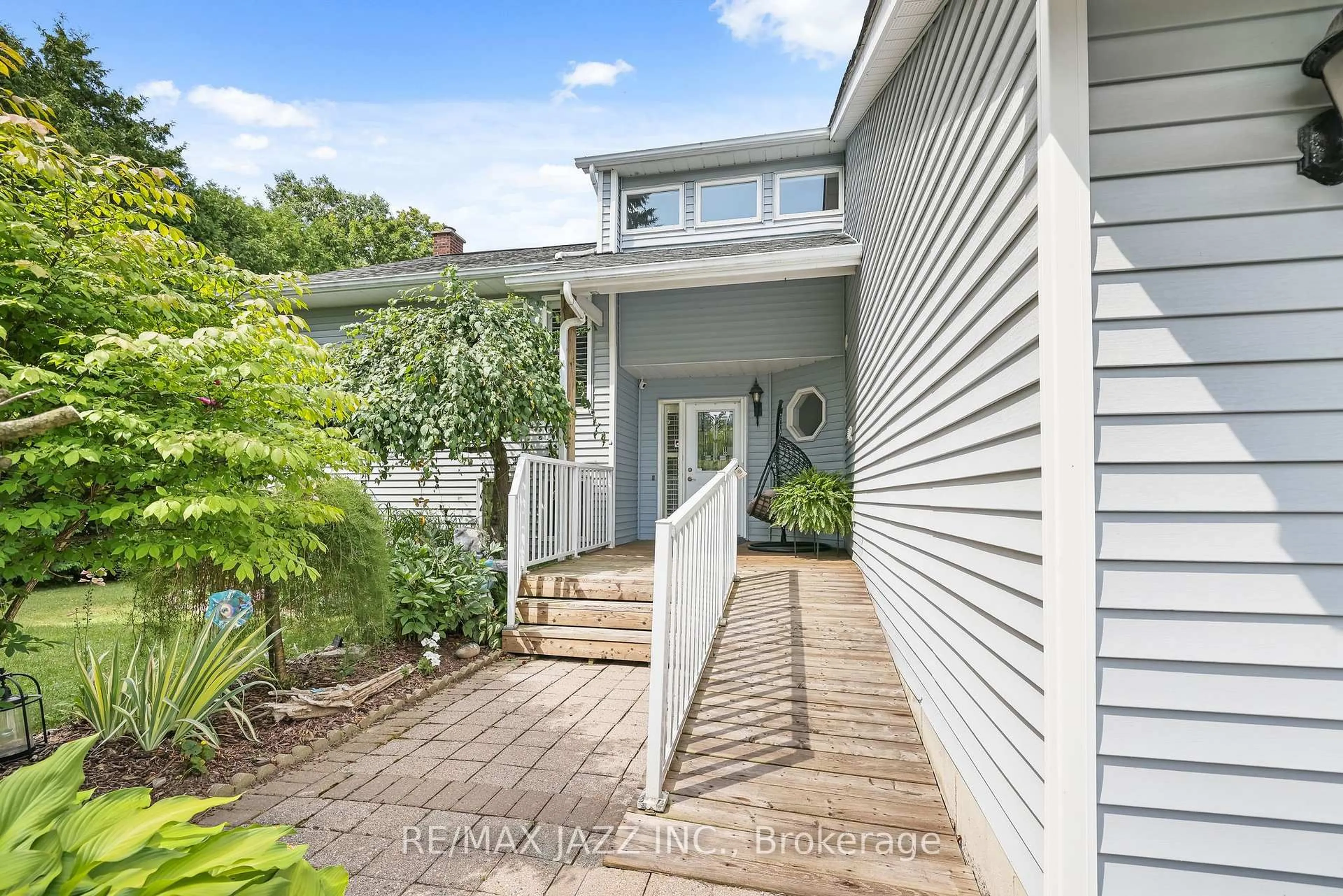 A pic from outside/outdoor area/front of a property/back of a property/a pic from drone, street for 4534 Trulls Rd, Clarington Ontario L0B 1J0