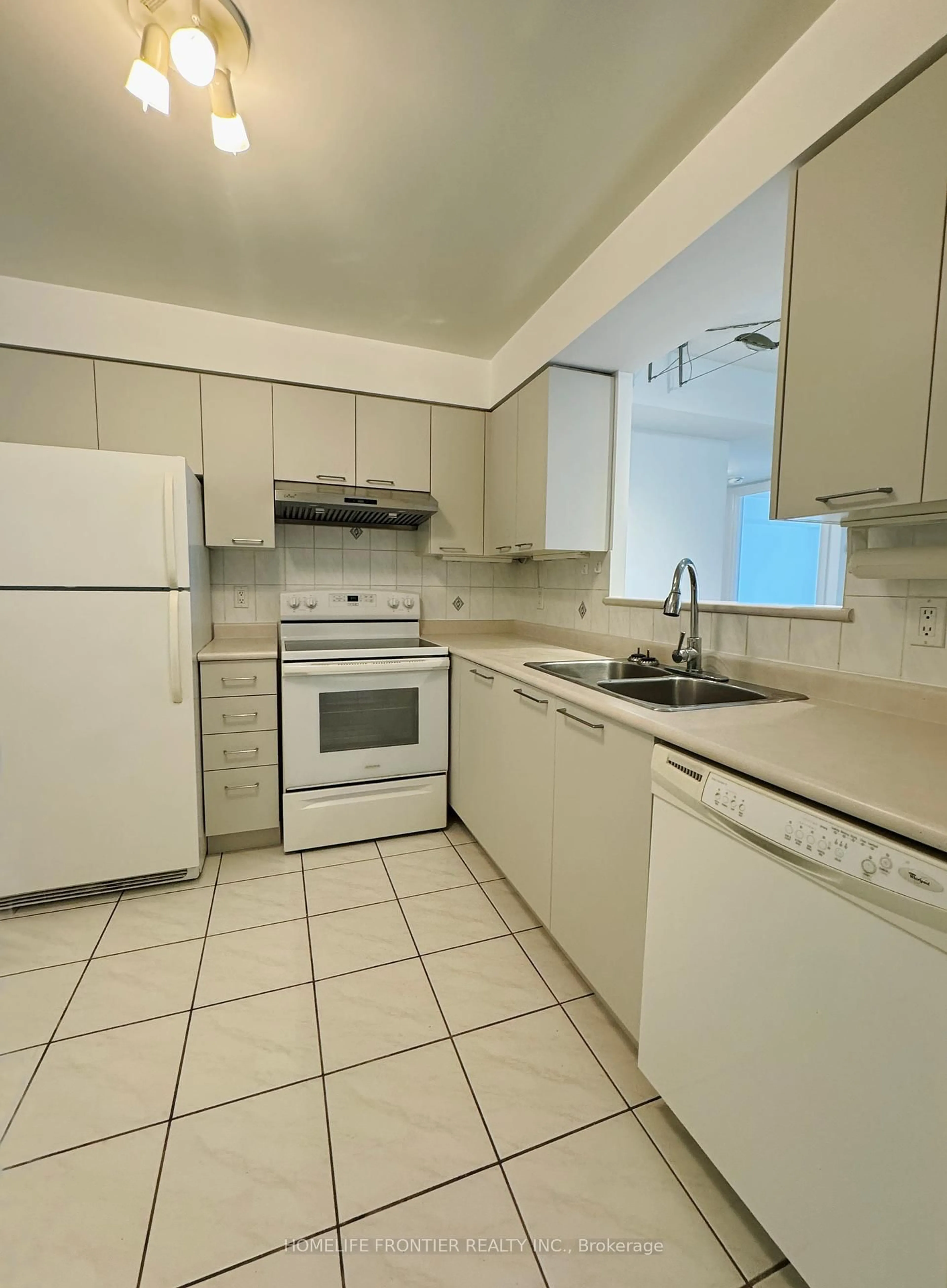 Standard kitchen, unknown for 2627 McCowan Rd #502, Toronto Ontario M1S 5T1