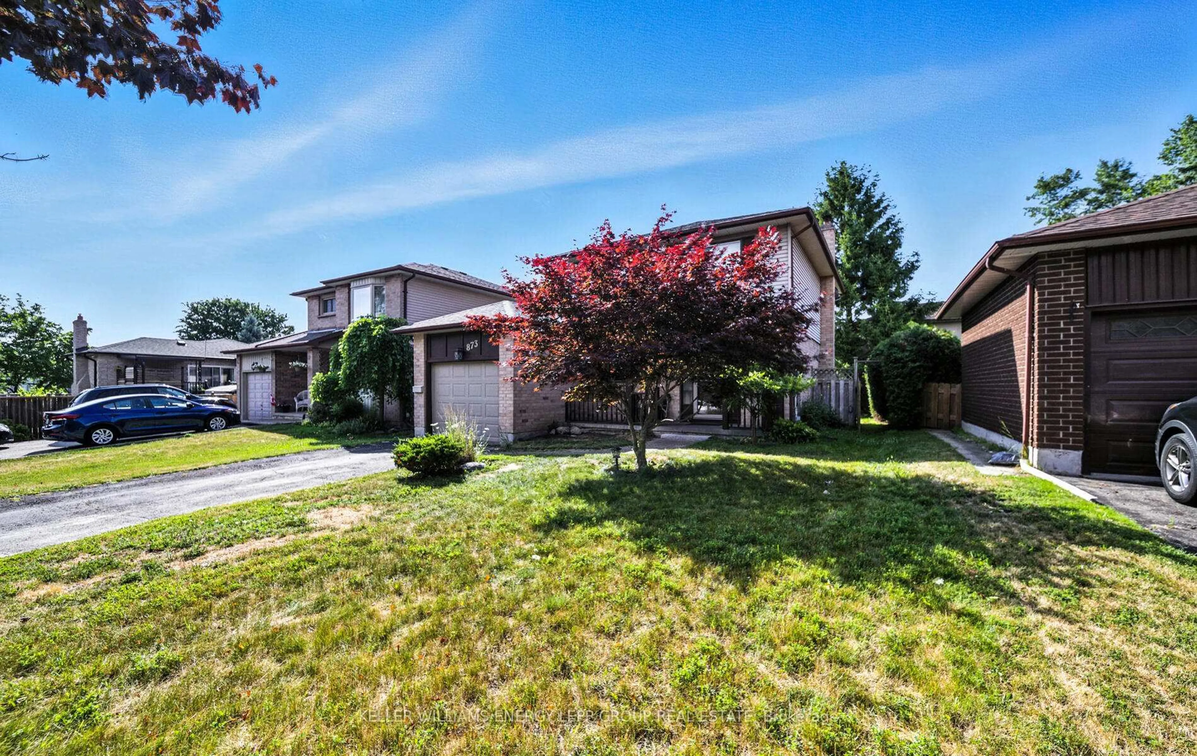 A pic from outside/outdoor area/front of a property/back of a property/a pic from drone, street for 873 Monique St, Oshawa Ontario L1J 7S9