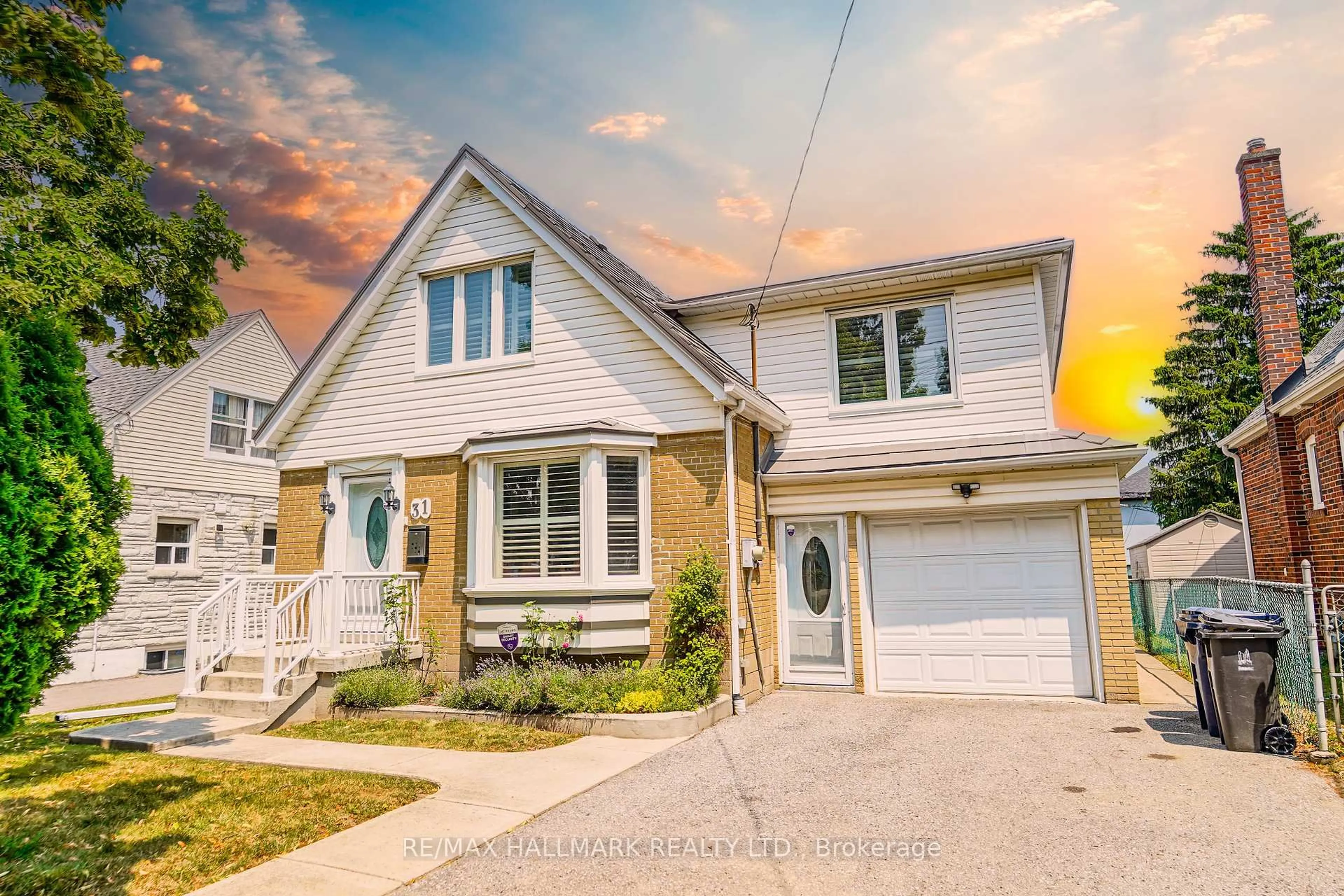 Home with vinyl exterior material, street for 31 Bergen Rd, Toronto Ontario M1P 1R8