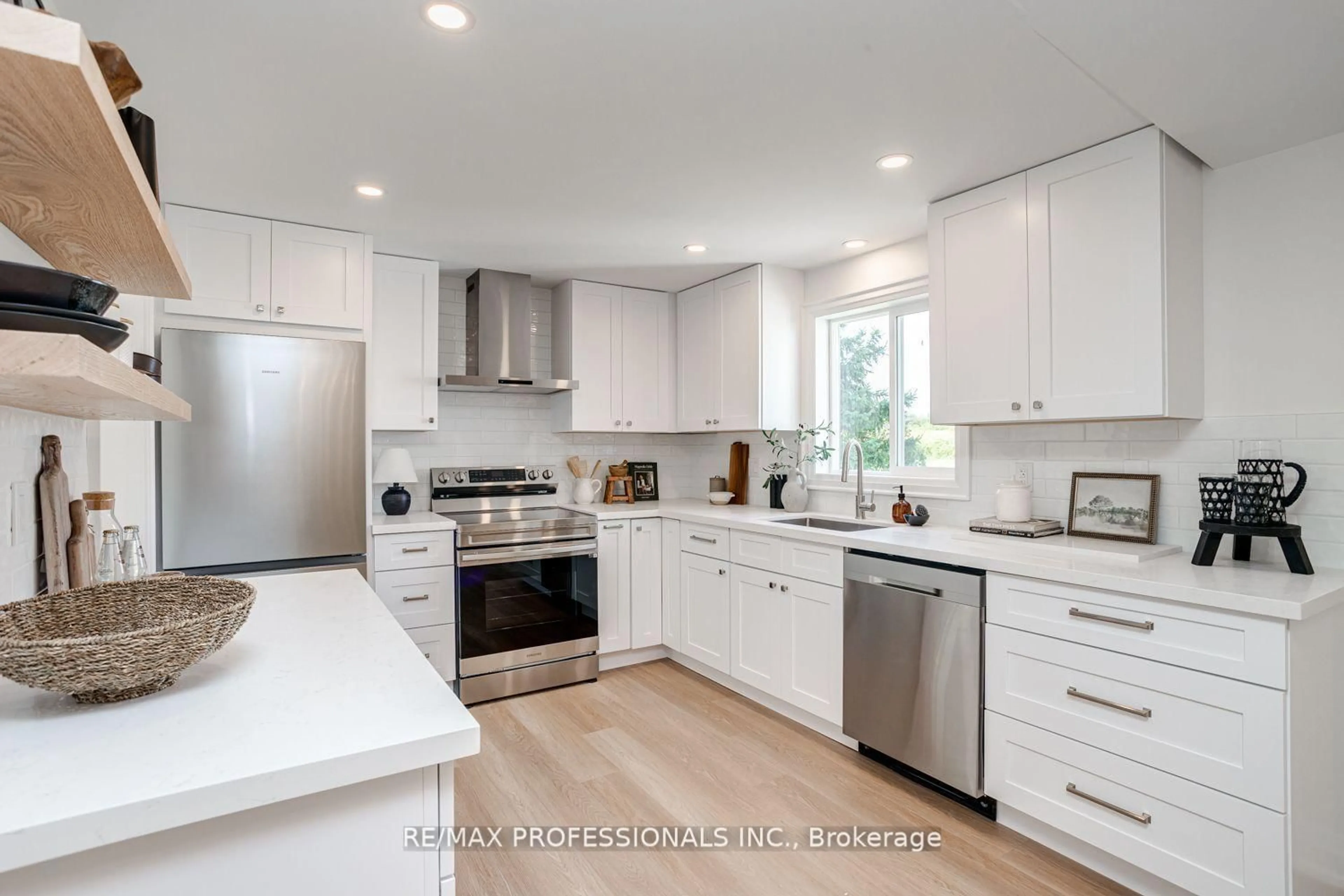 Open concept kitchen, unknown for 44 Wilmot Tr, Clarington Ontario L1B 1B8