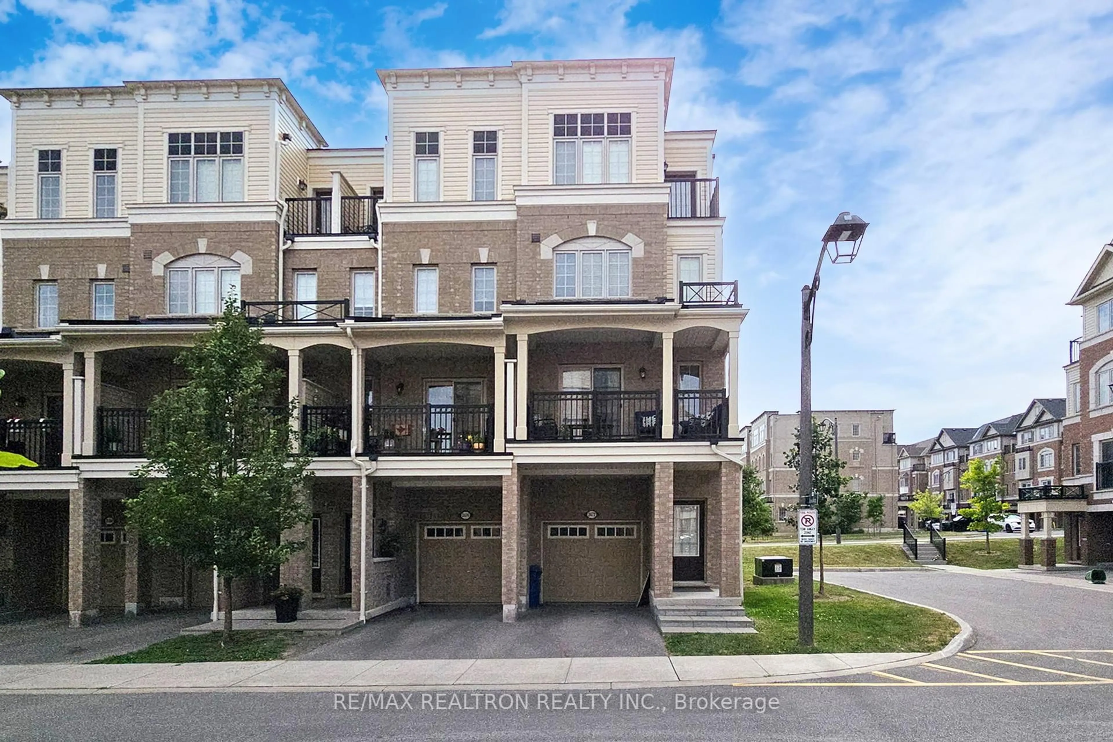 Unknown for 2472 Rosedrop Path #215, Oshawa Ontario L1L 0L2