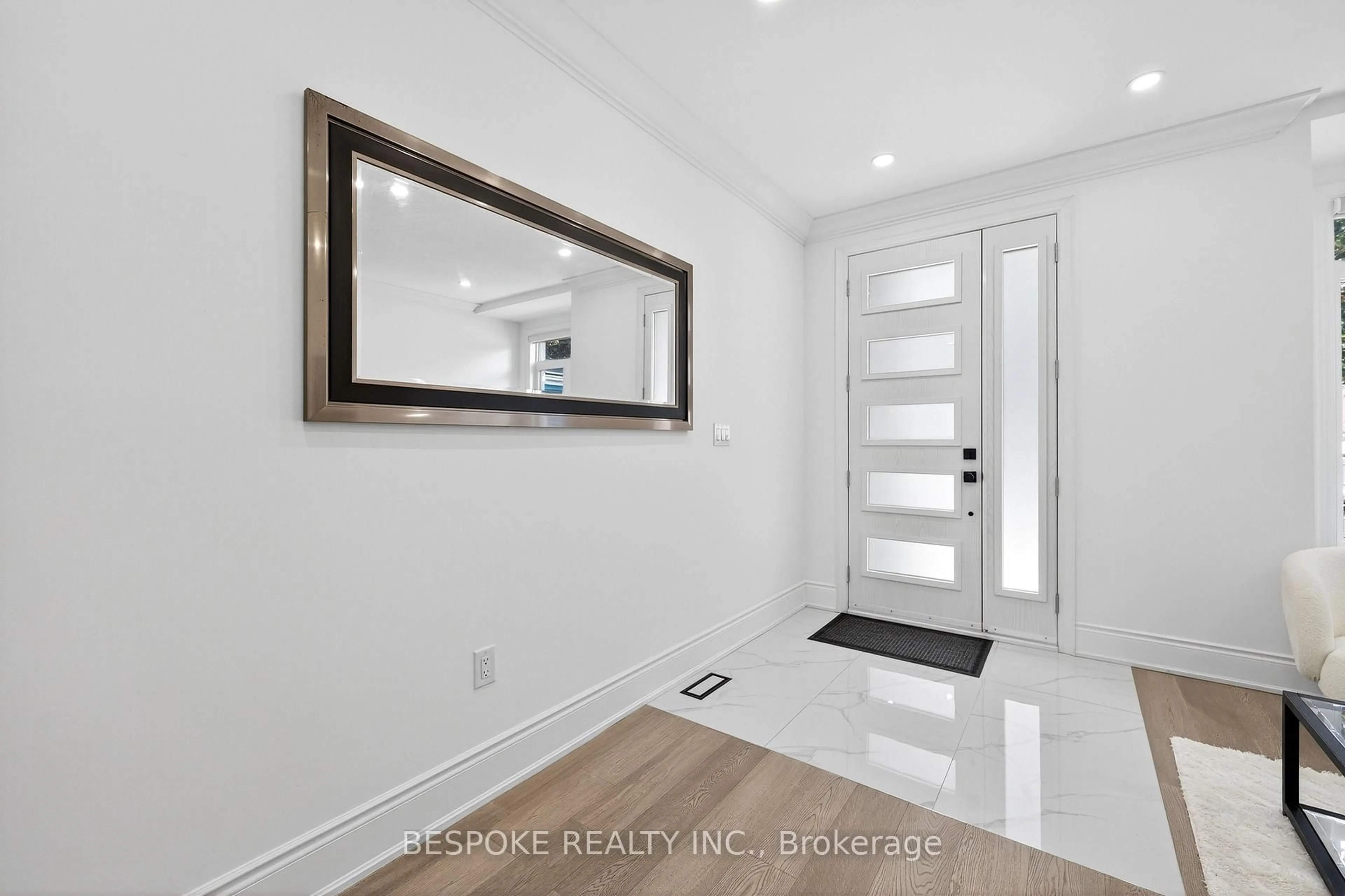 Indoor entryway for 33 Maple St, Ajax Ontario L1S 1V5