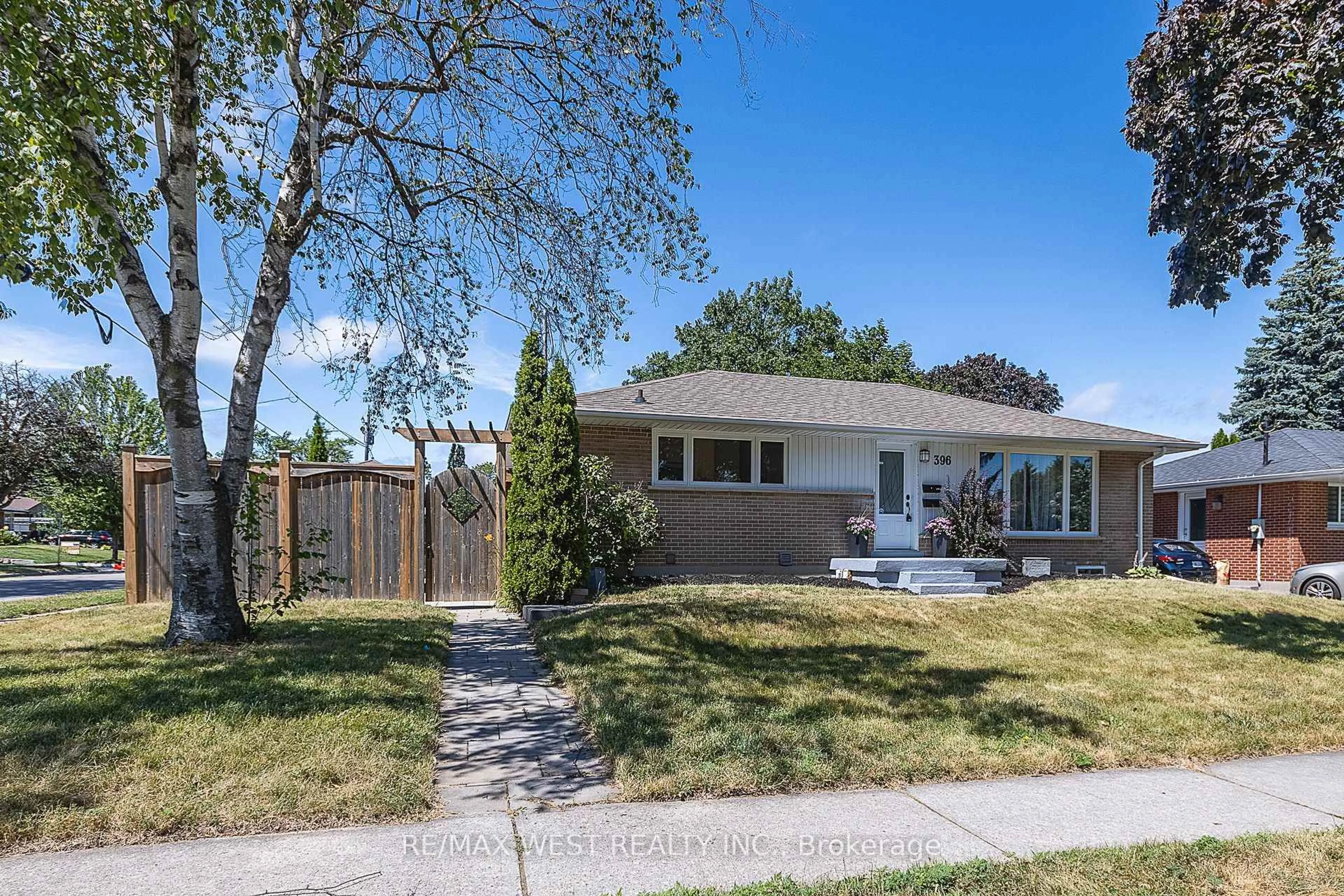 Unknown for 396 Marion Ave, Oshawa Ontario L1J 3B1