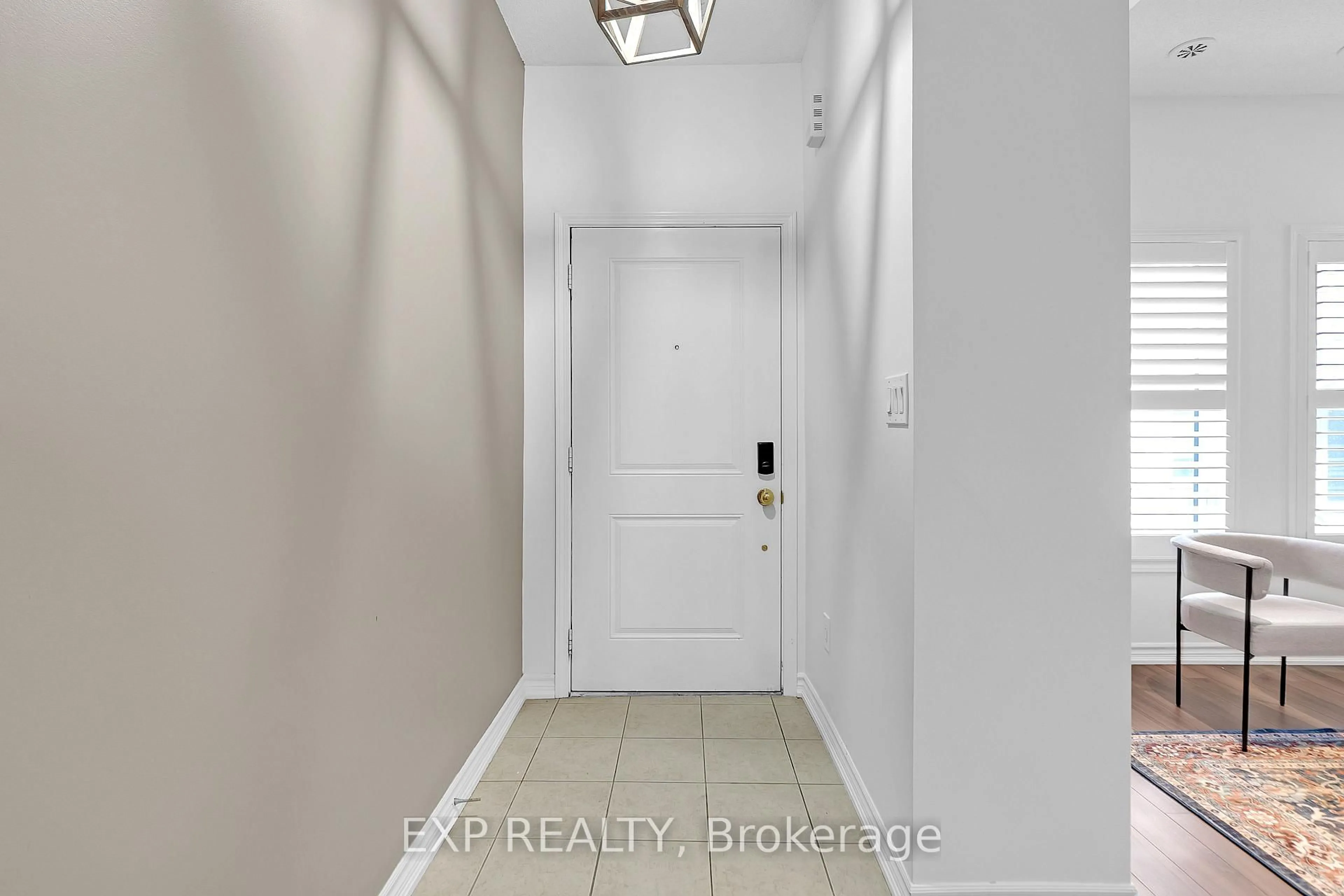 Indoor entryway for 1060 St. Hilda's Way, Whitby Ontario L1N 0L3