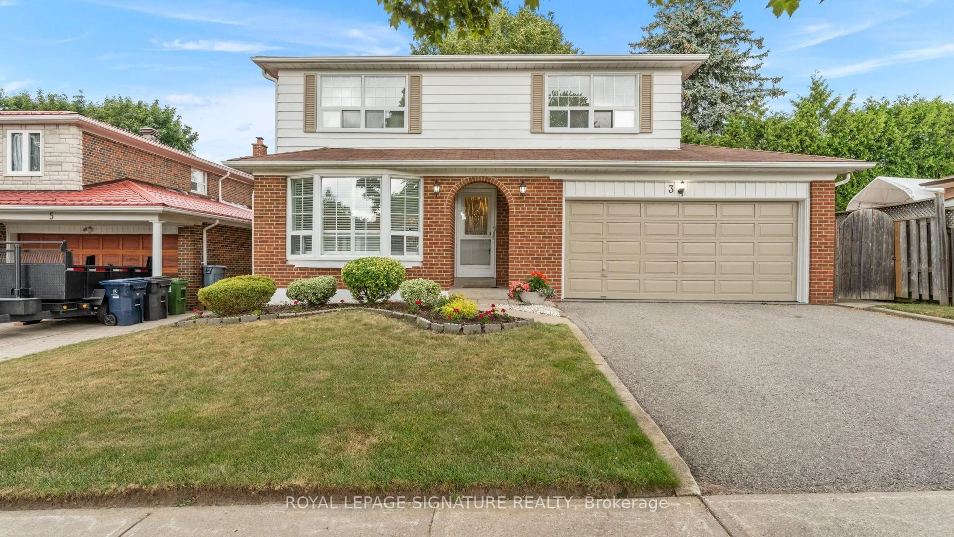 Home with brick exterior material, street for 3 Hoseyhill Cres, Toronto Ontario M1S 2X3