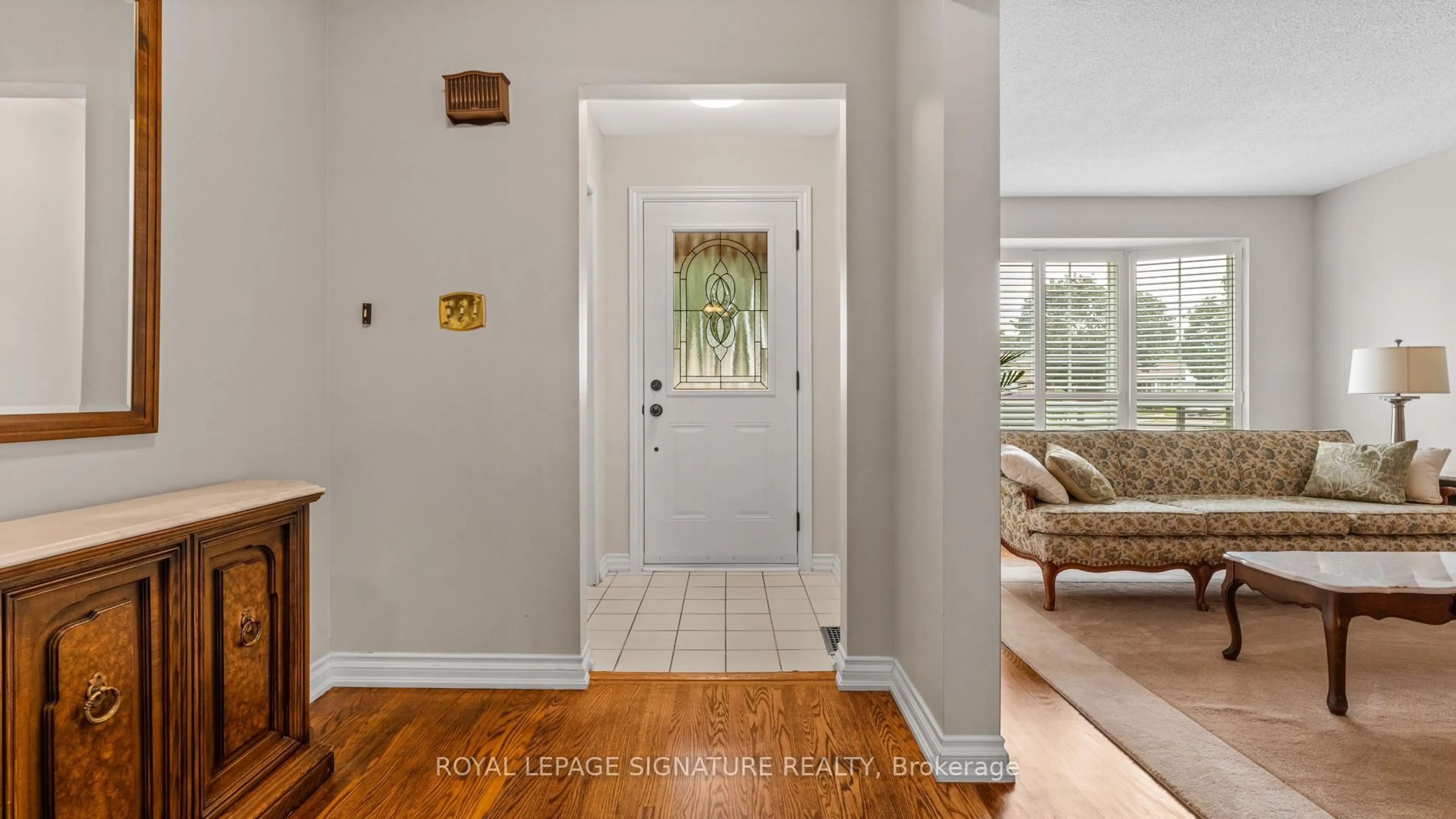 Indoor entryway for 3 Hoseyhill Cres, Toronto Ontario M1S 2X3