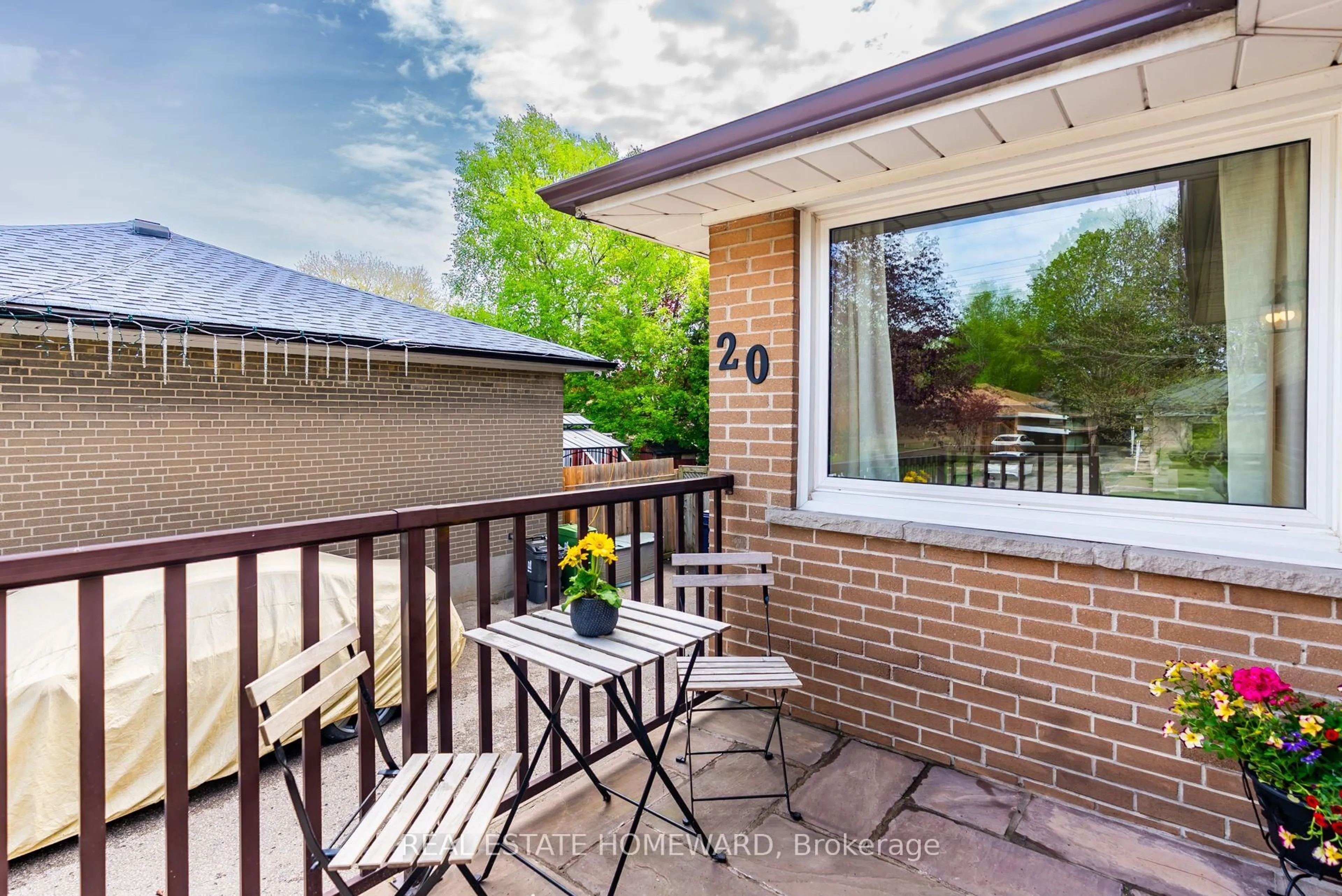 Patio, street for 20 Woodgarden Cres, Toronto Ontario M1E 3K2