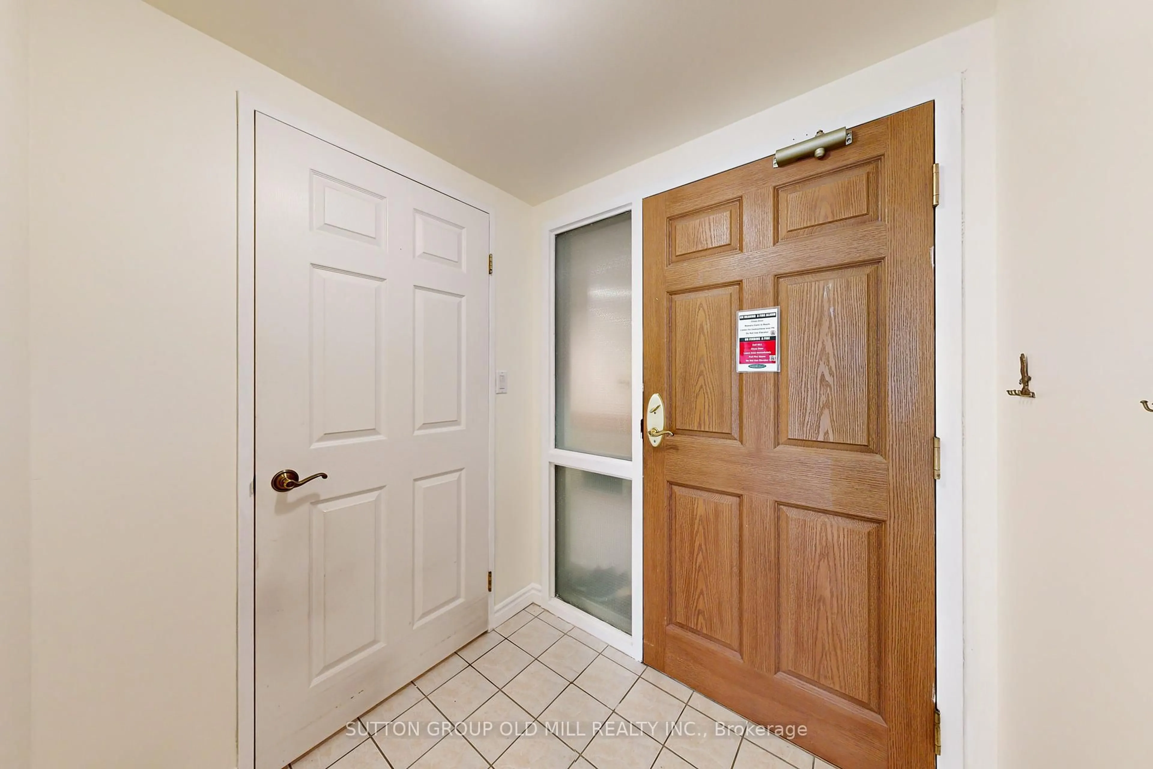 Indoor entryway for 115 Bonis Ave #611, Toronto Ontario M1T 3S4