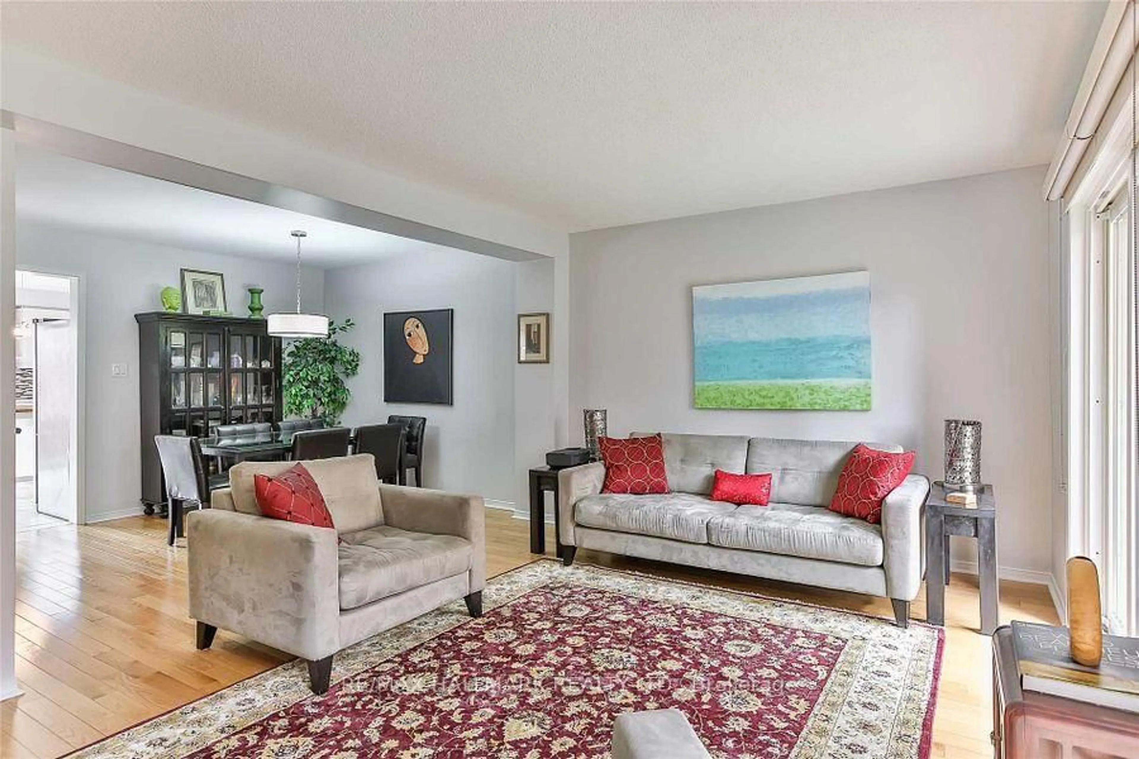 Living room with furniture, unknown for 7 Rodeo Ptwy, Toronto Ontario M1N 4E1
