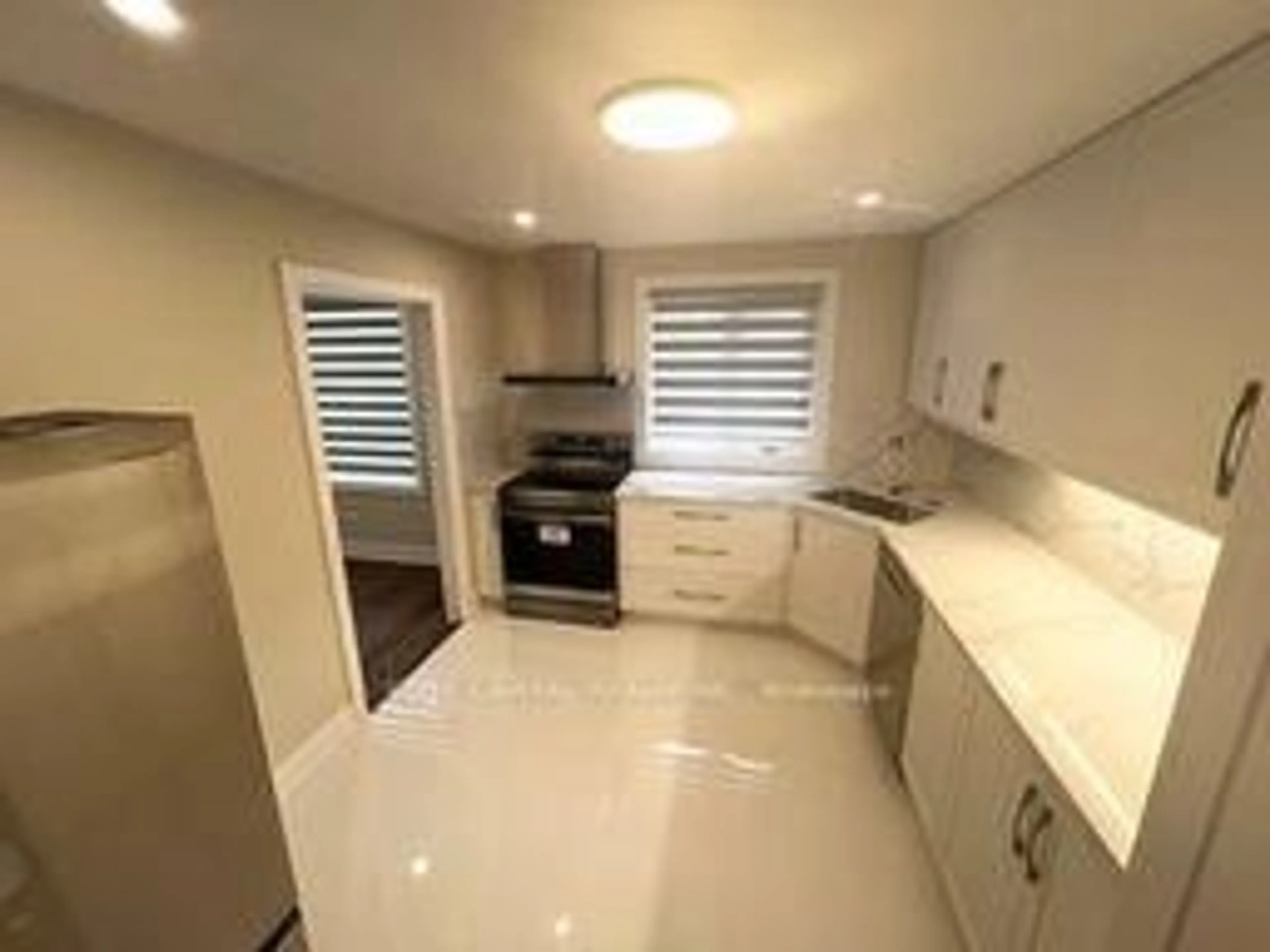 Standard kitchen, ceramic/tile floor for 218 Chartland Blvd, Toronto Ontario M1S 2S5