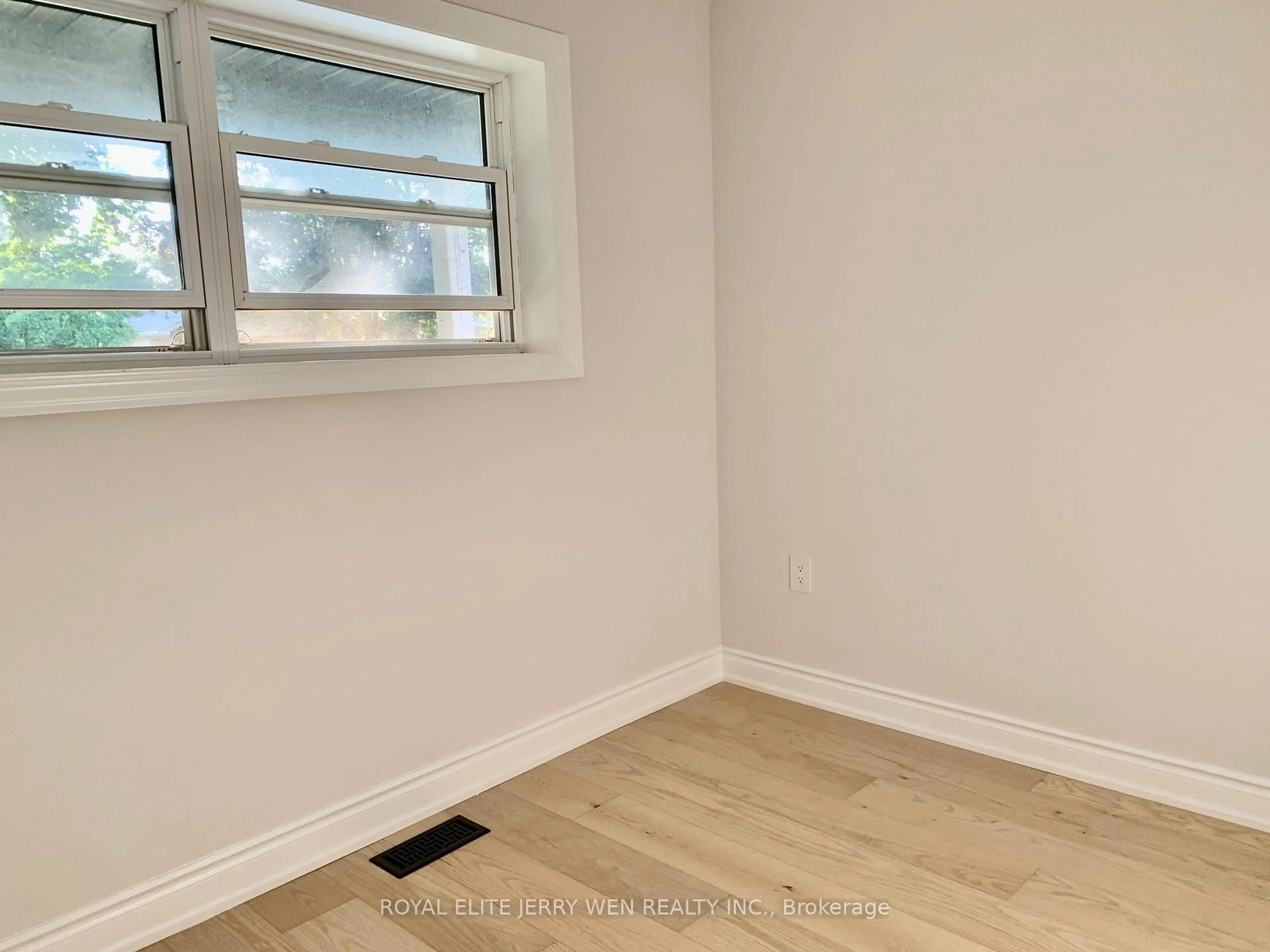 A pic of a room for 38 Thorncroft Cres, Ajax Ontario L1S 2S2