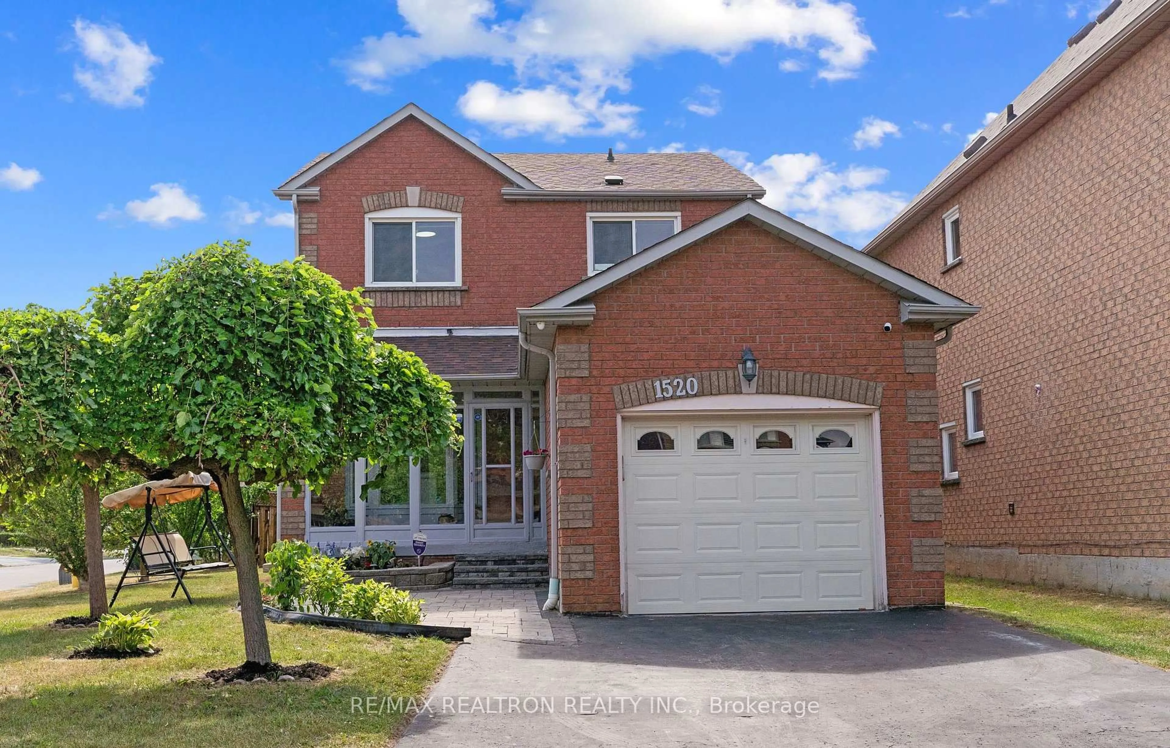 Home with brick exterior material, street for 1520 Sandhurst Cres, Pickering Ontario L1V 6Y6