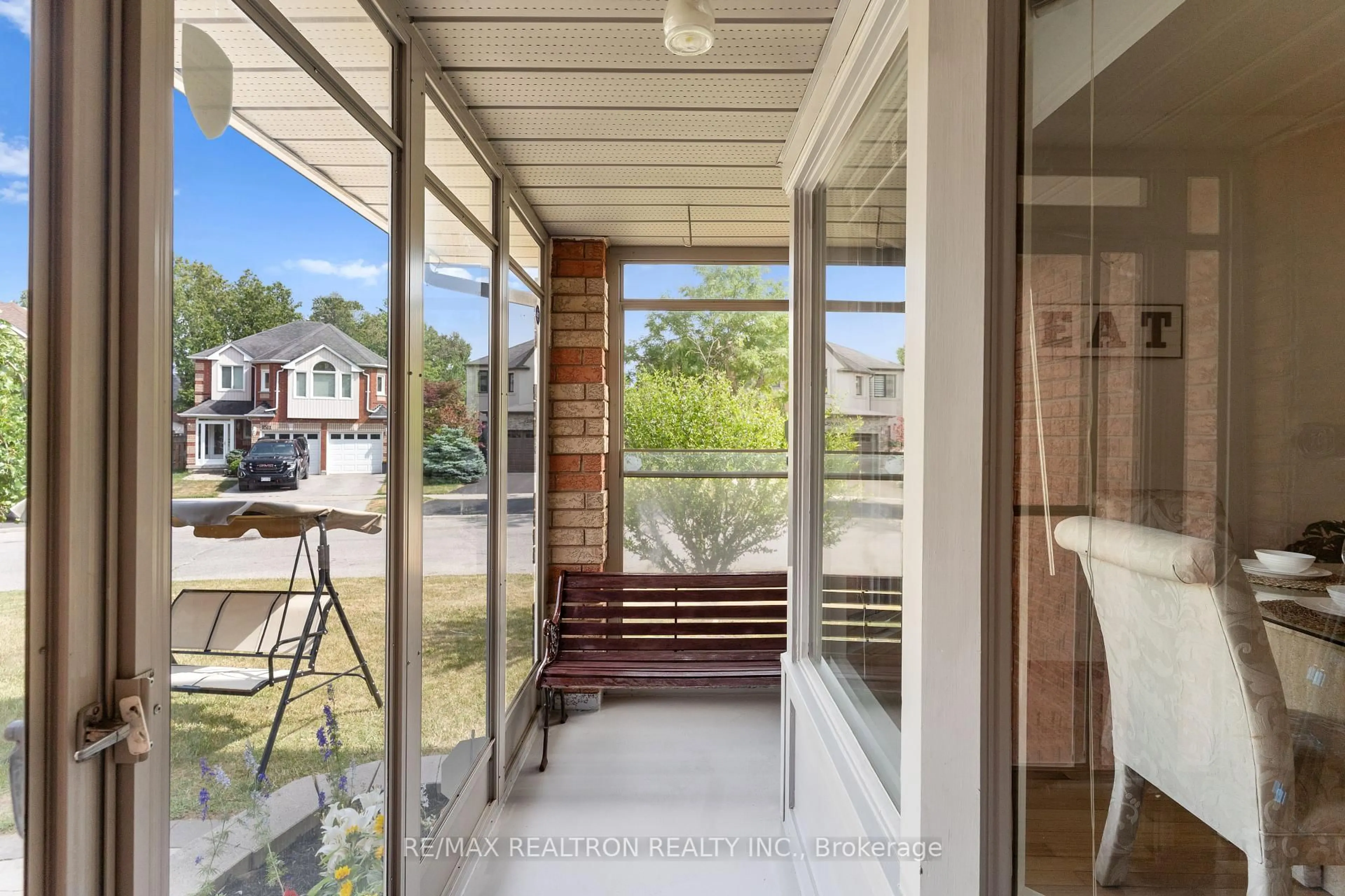 Unknown for 1520 Sandhurst Cres, Pickering Ontario L1V 6Y6