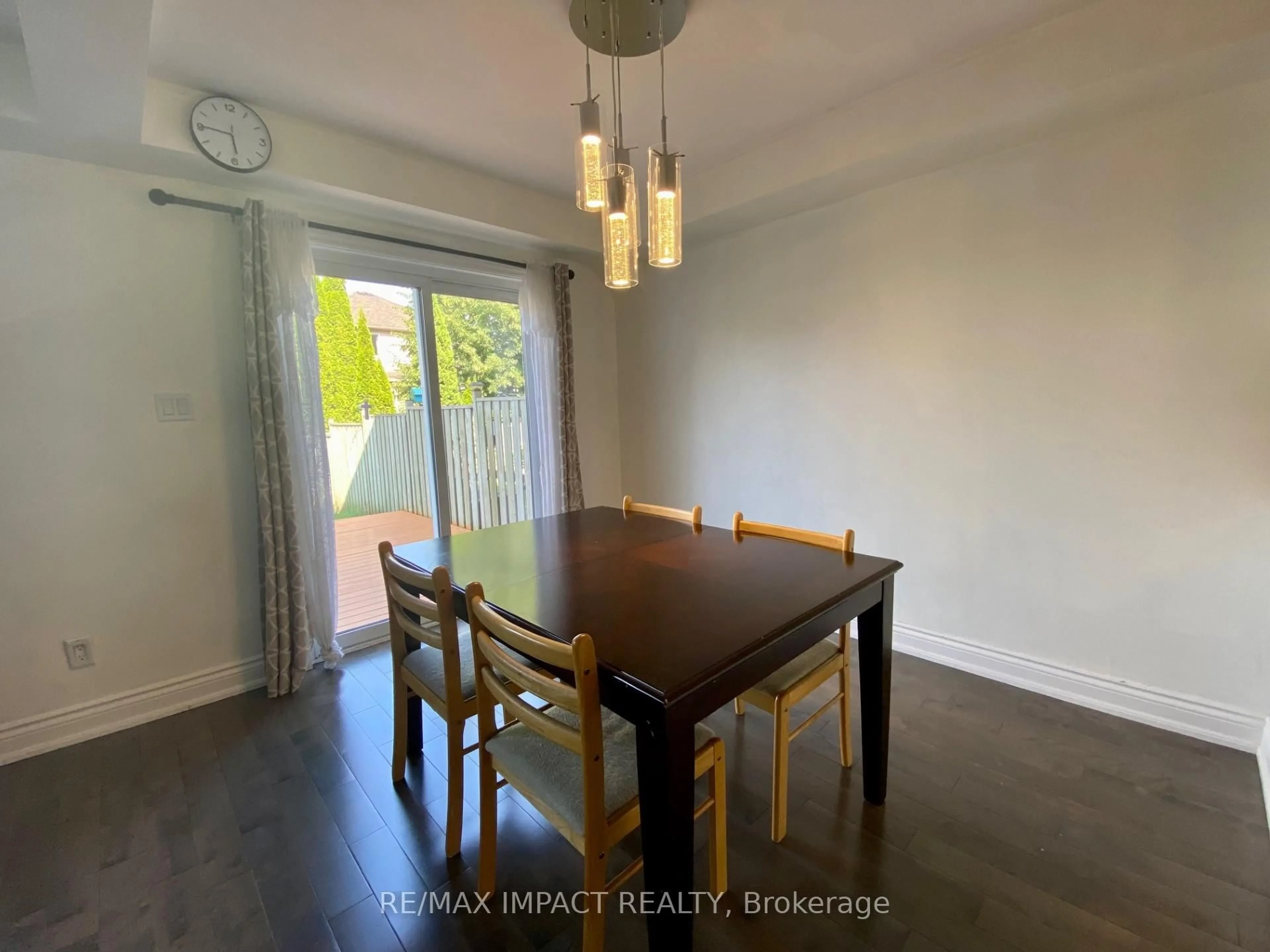 Dining room, wood/laminate floor for 17 Pidduck St, Clarington Ontario L1E 2W3