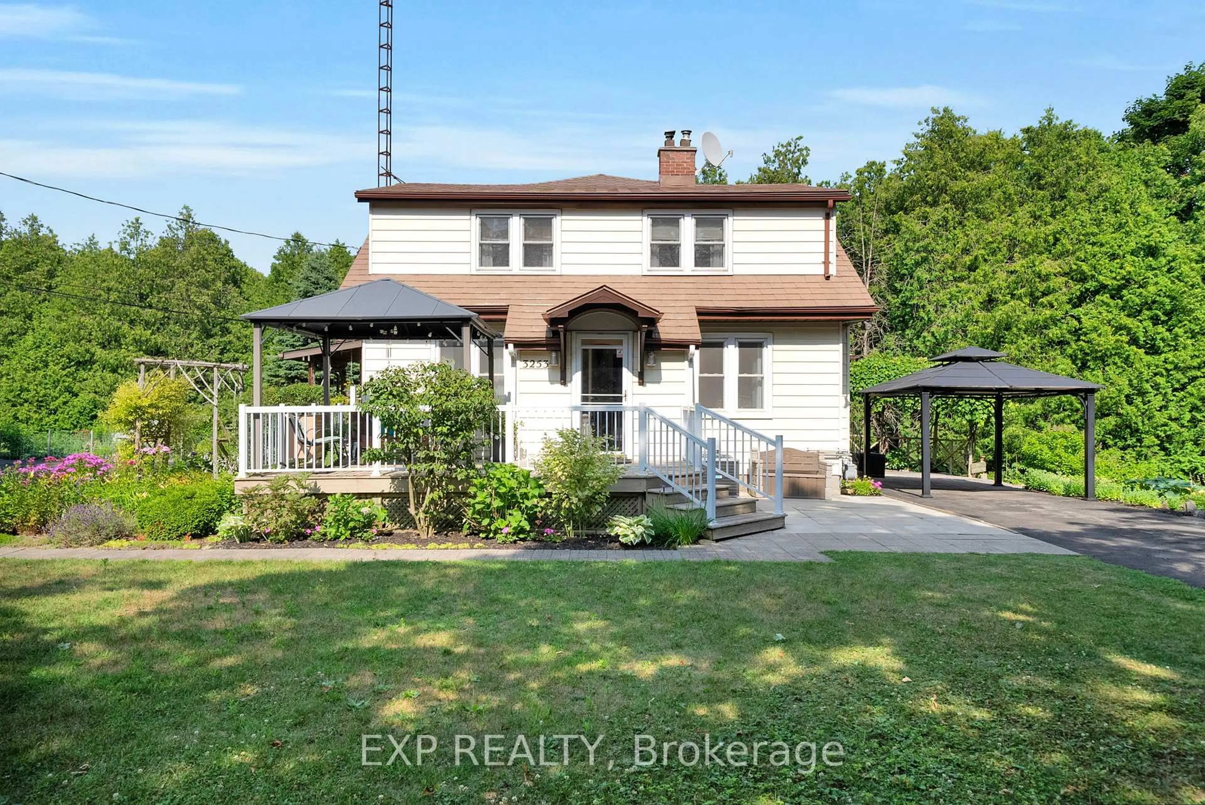 A pic from outside/outdoor area/front of a property/back of a property/a pic from drone, street for 3253 Tooley Rd, Clarington Ontario L1E 2K7
