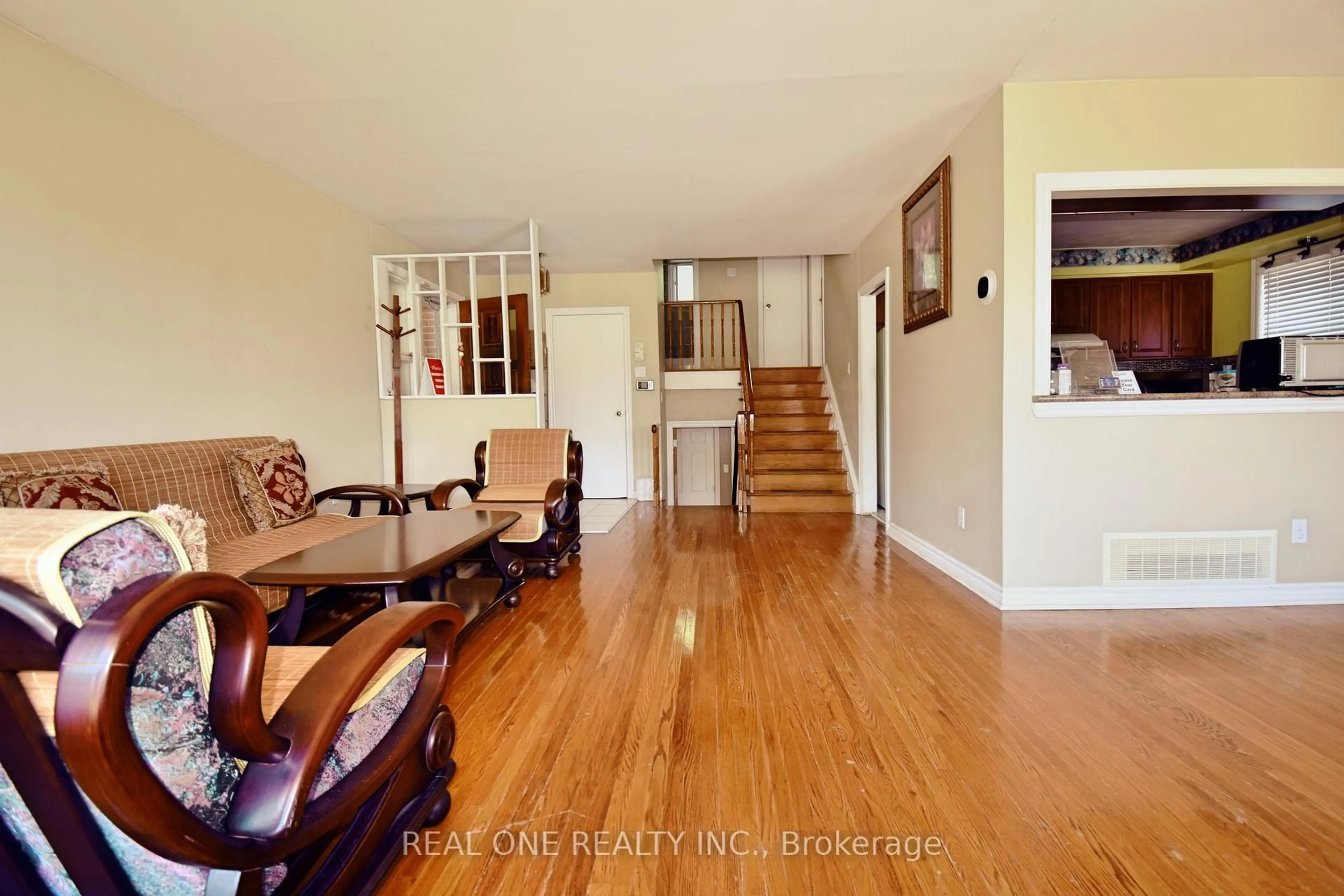 Unknown for 52 Greendowns Dr, Toronto Ontario M1M 2G7