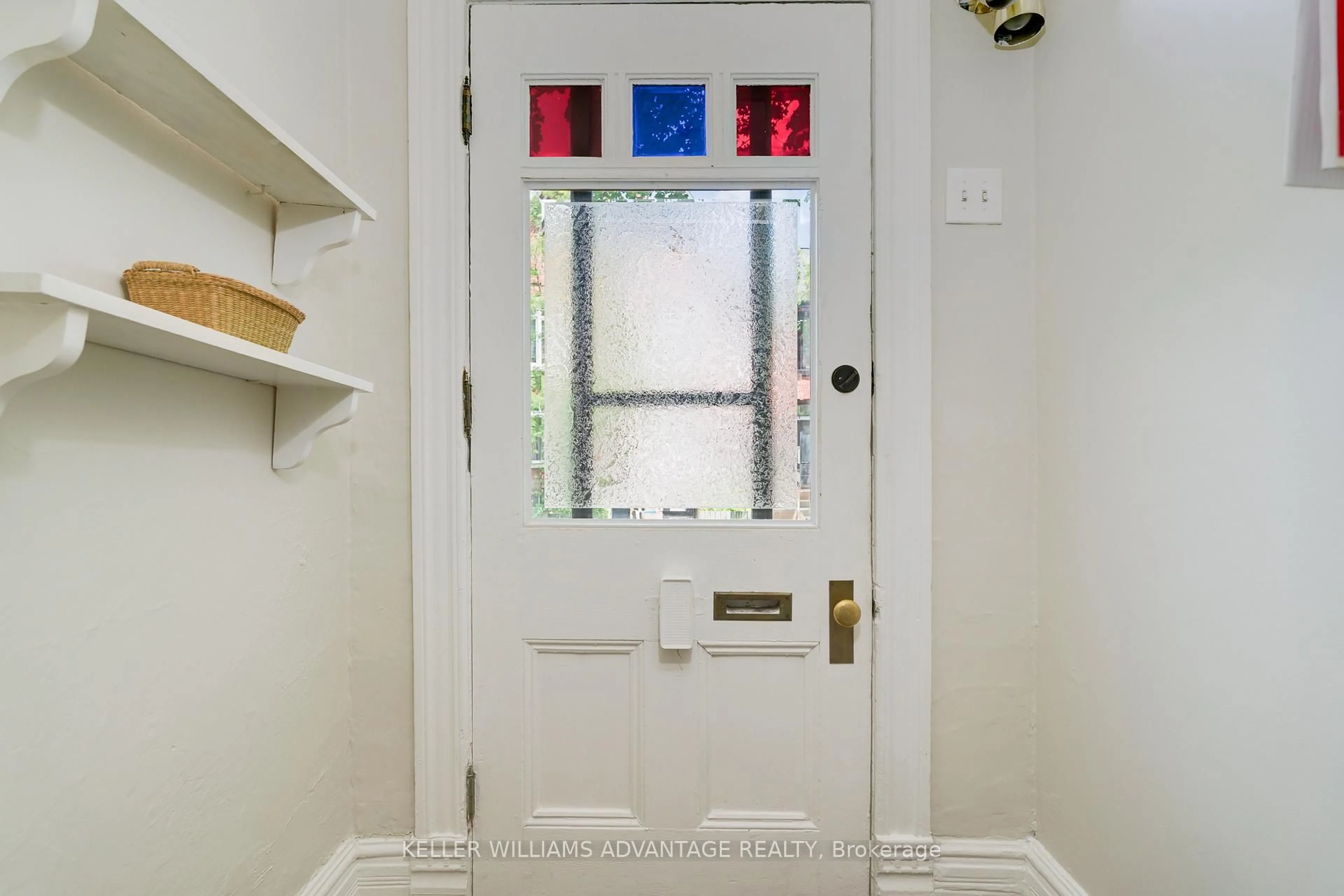 Indoor entryway for 8 Howie Ave, Toronto Ontario M4M 2J1
