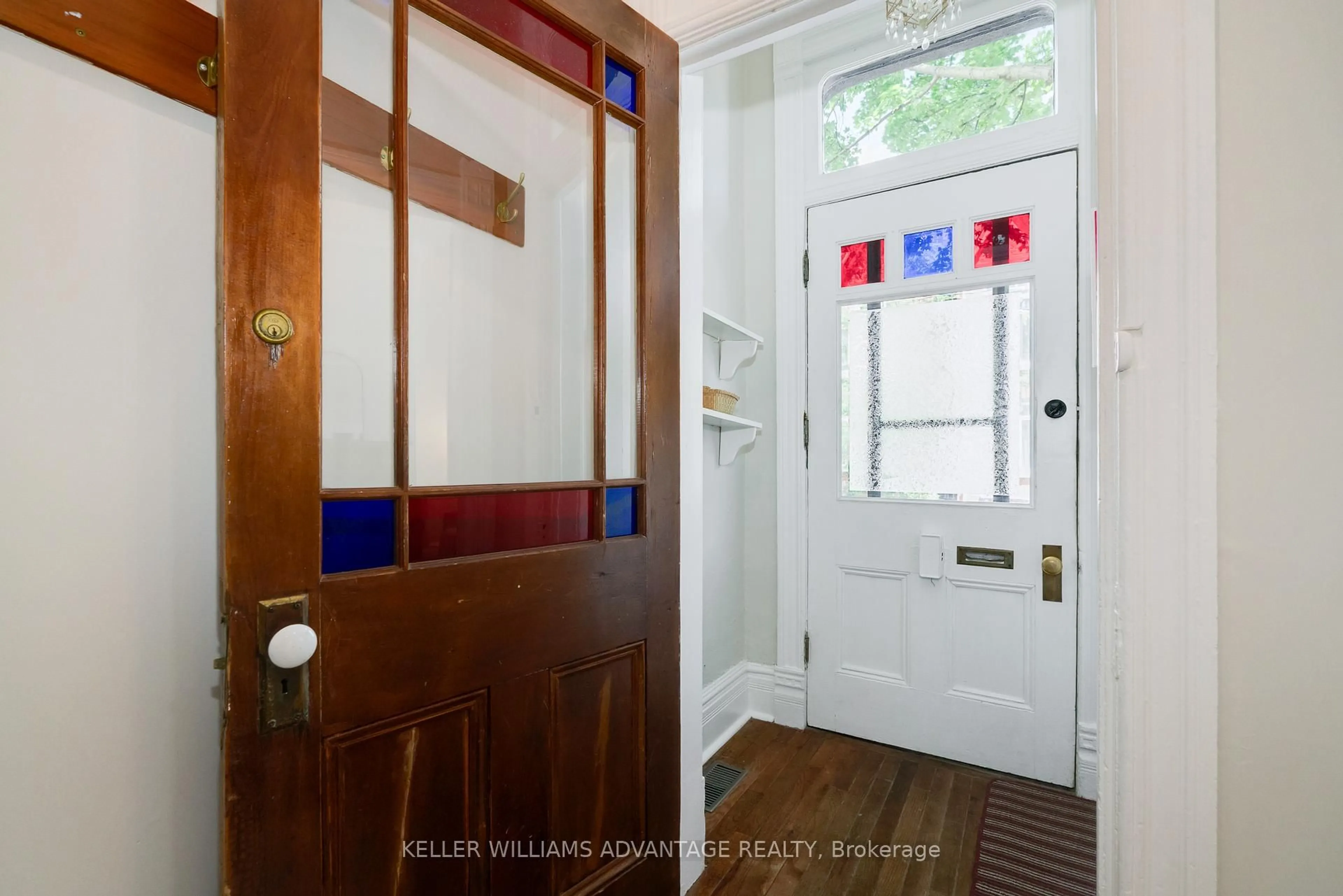 Indoor entryway for 8 Howie Ave, Toronto Ontario M4M 2J1
