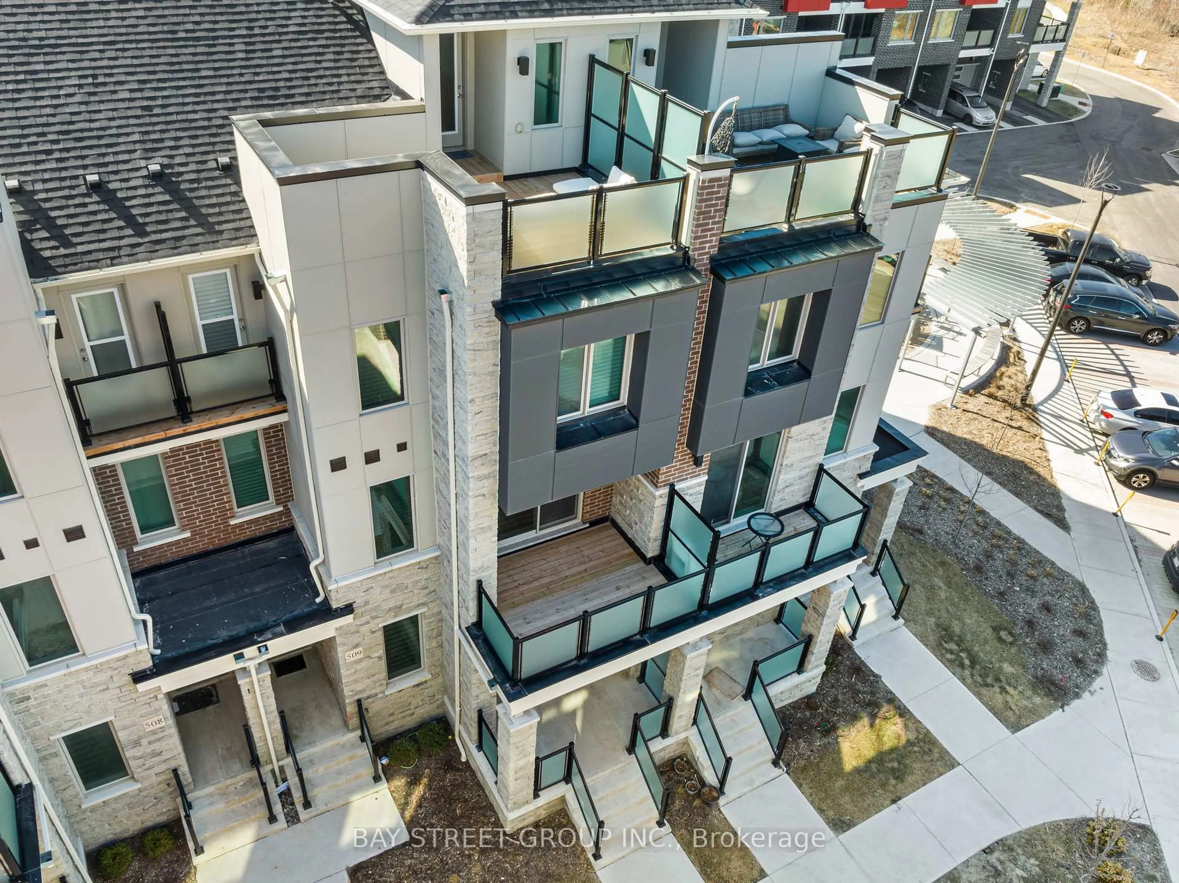 A pic from outside/outdoor area/front of a property/back of a property/a pic from drone, unknown for 1034 Reflection Pl #510, Pickering Ontario L1X 0L1