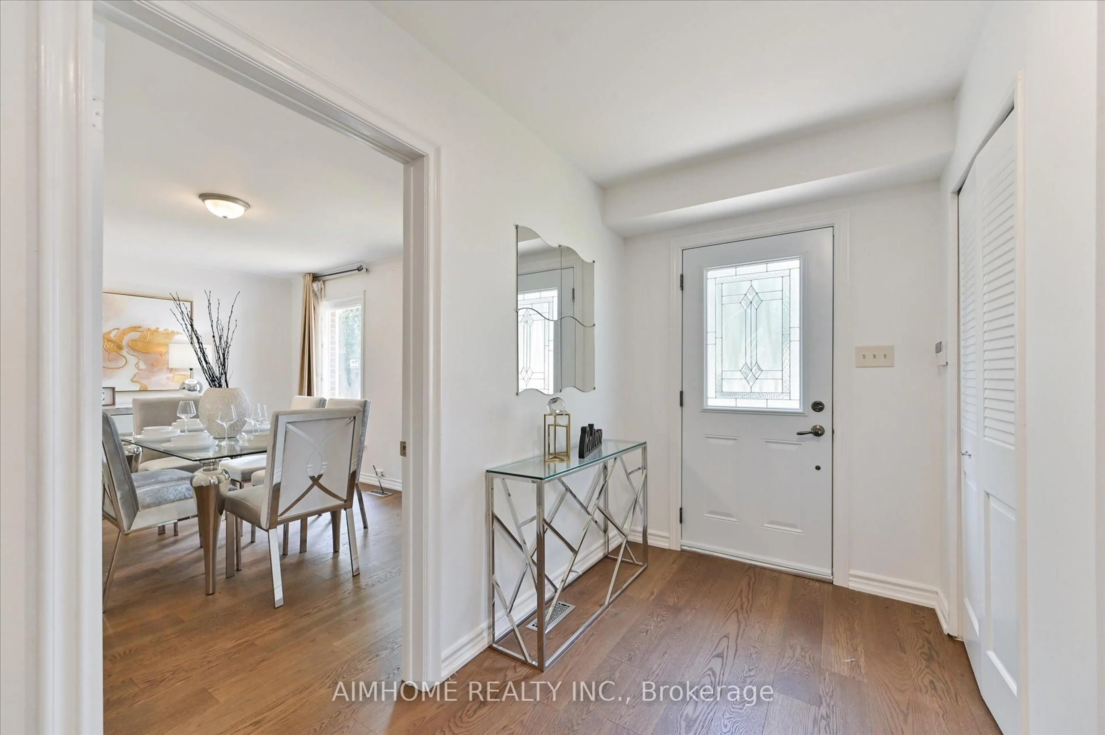 Indoor entryway for 50 Temple Bar Cres, Toronto Ontario M1W 2B5