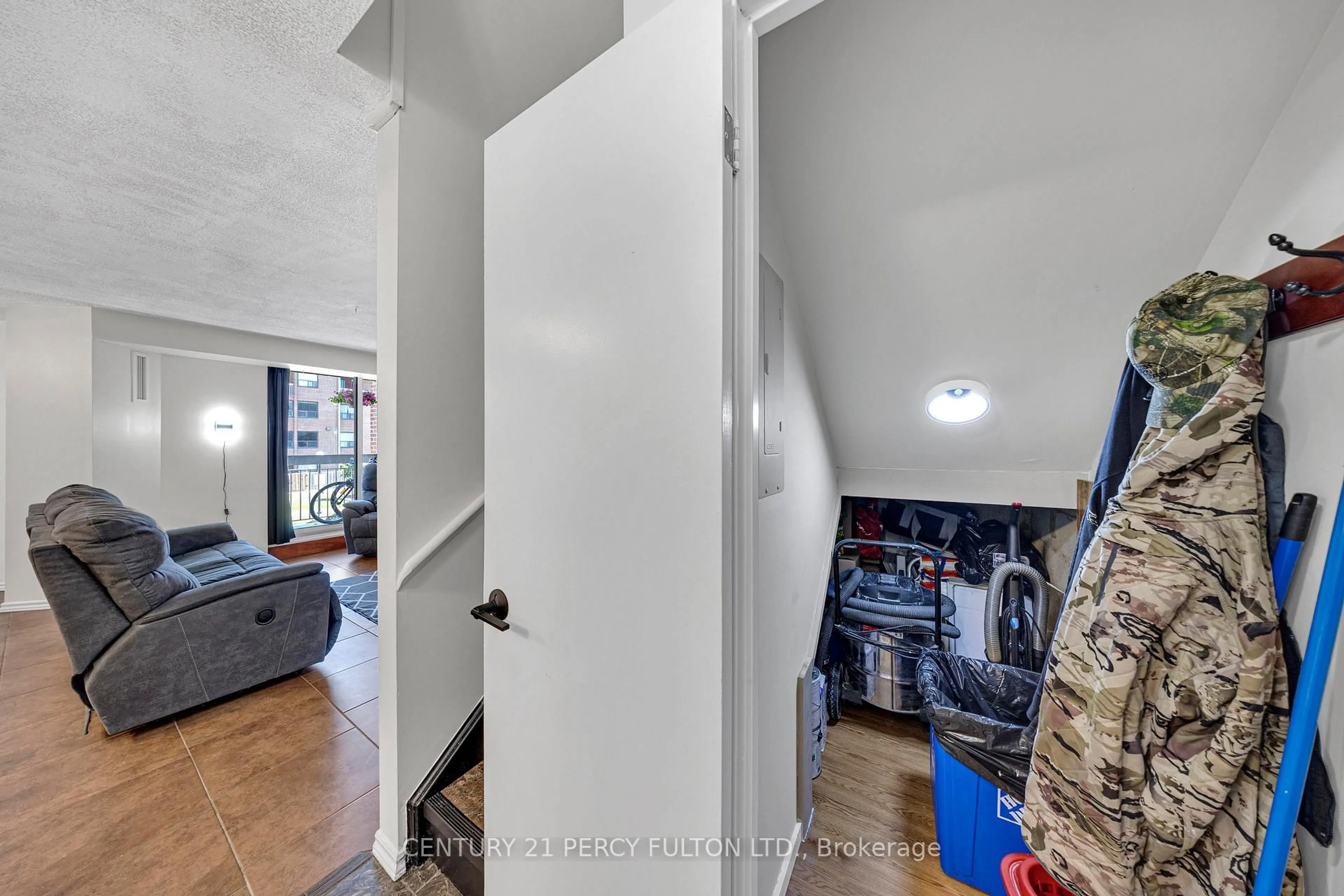 Unknown for 4062 Lawrence Ave #204, Toronto Ontario M1E 4V5