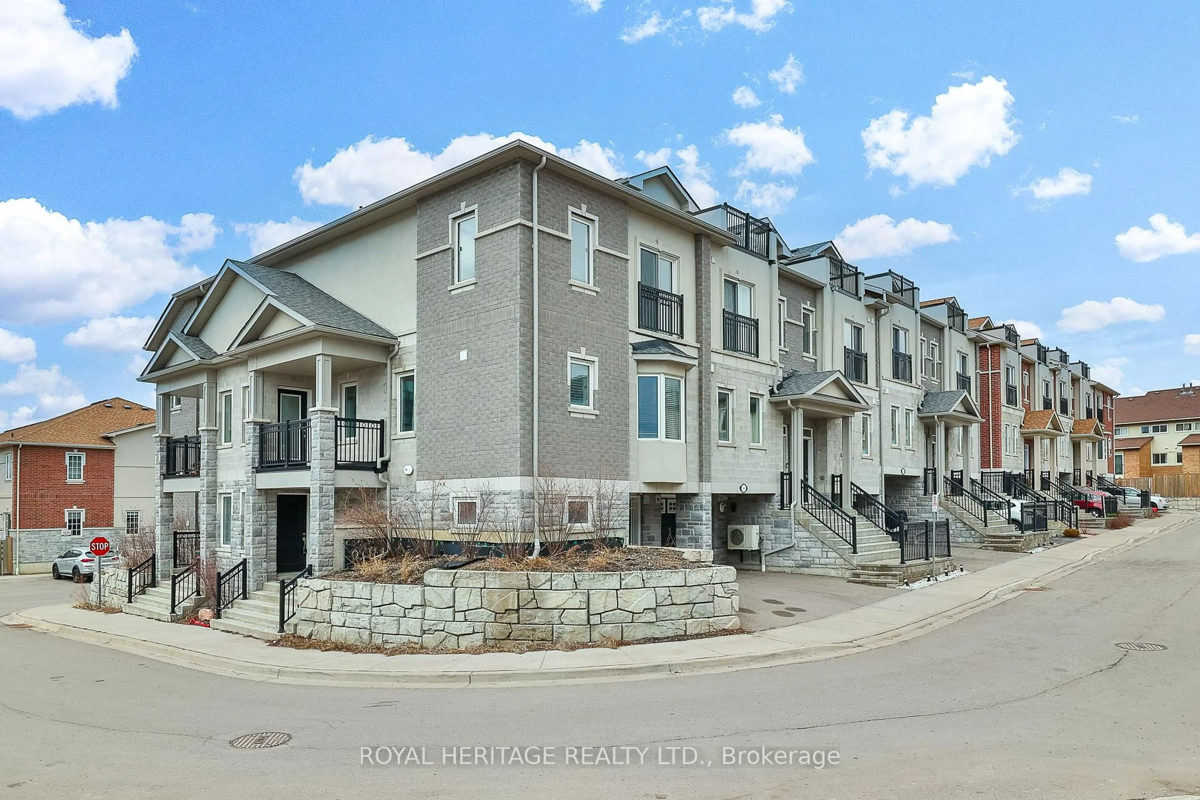 Unknown for 2 Dunsley Way, Whitby Ontario L1N 0L5