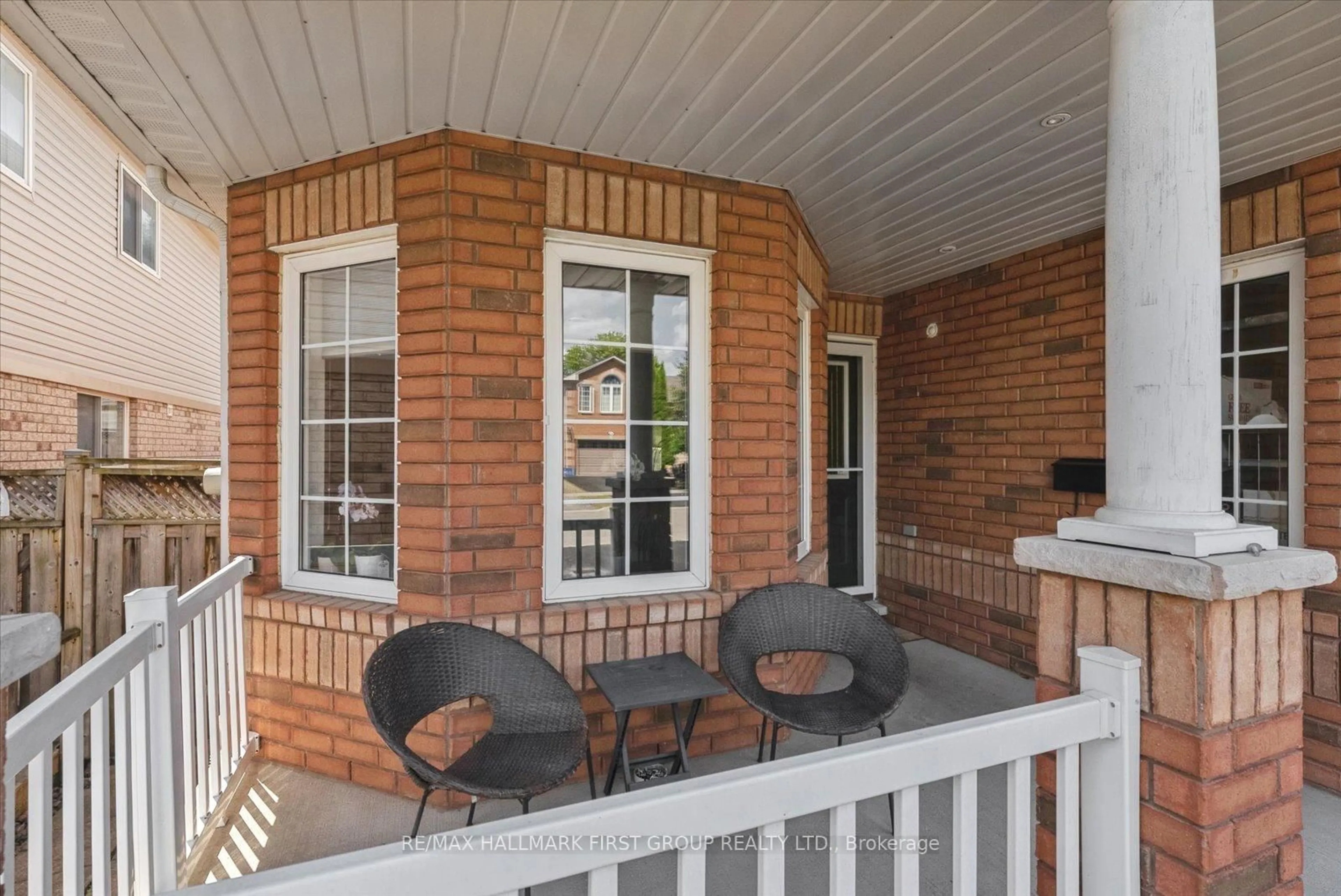 Patio, street for 41 Marchwood Cres, Clarington Ontario L1C 5K5