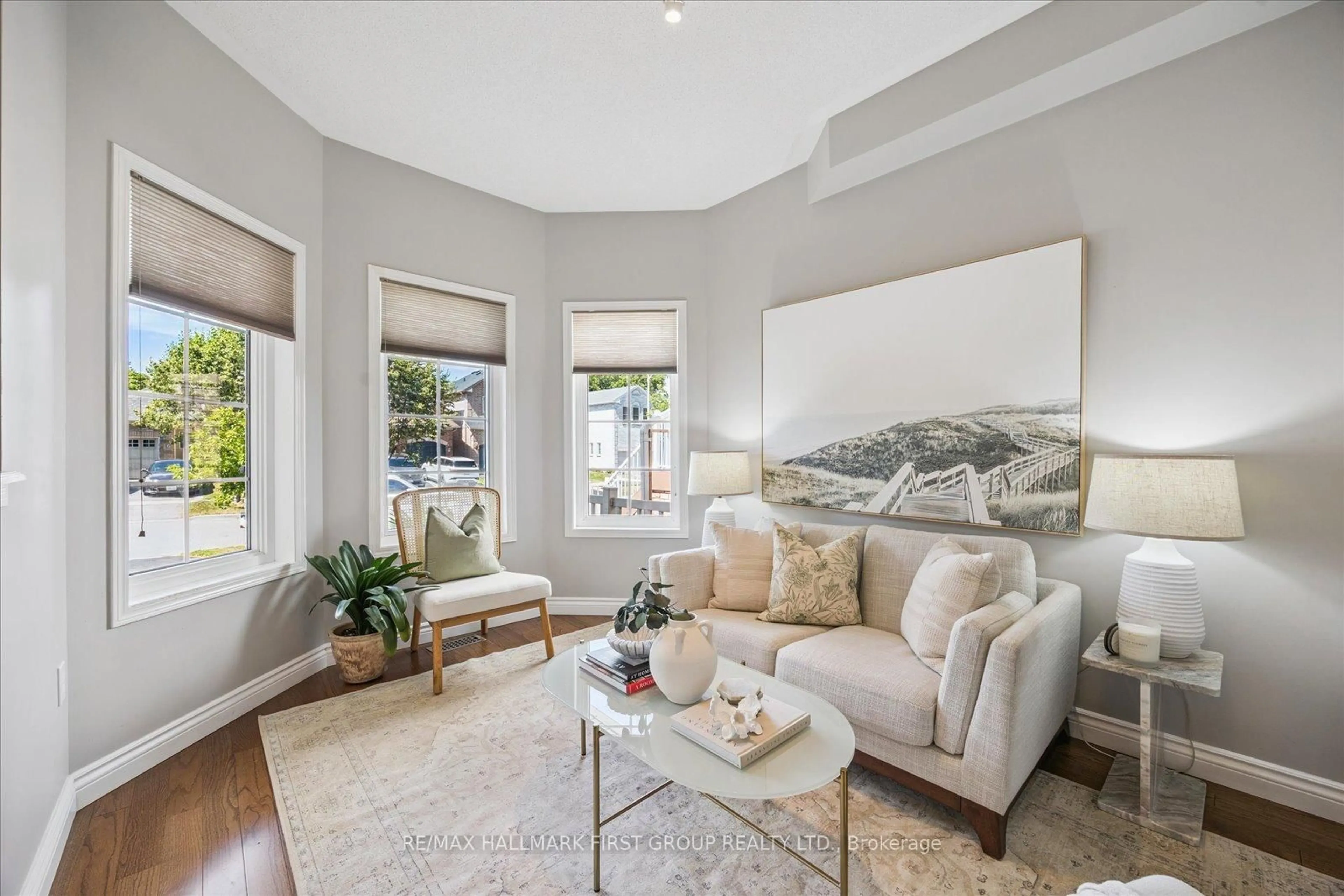 Living room with furniture, unknown for 41 Marchwood Cres, Clarington Ontario L1C 5K5