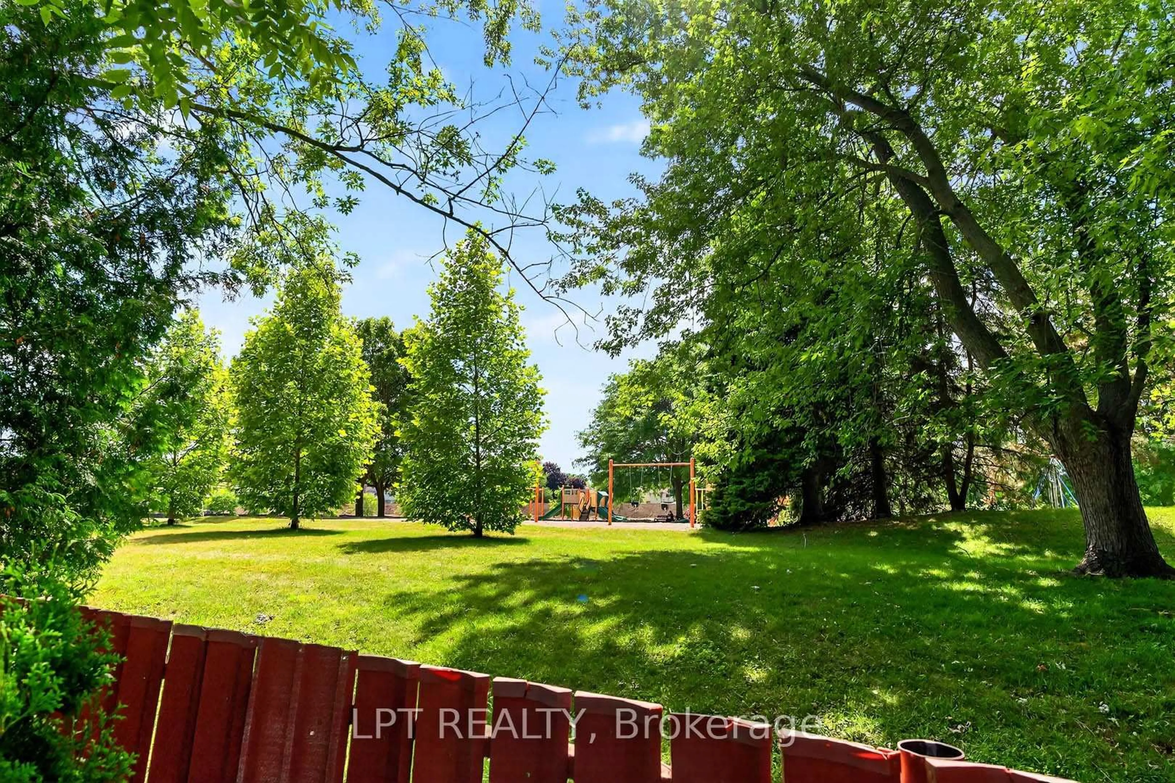 A pic from outside/outdoor area/front of a property/back of a property/a pic from drone, forest/trees view for 918 Walton Blvd, Whitby Ontario L1N 3G5
