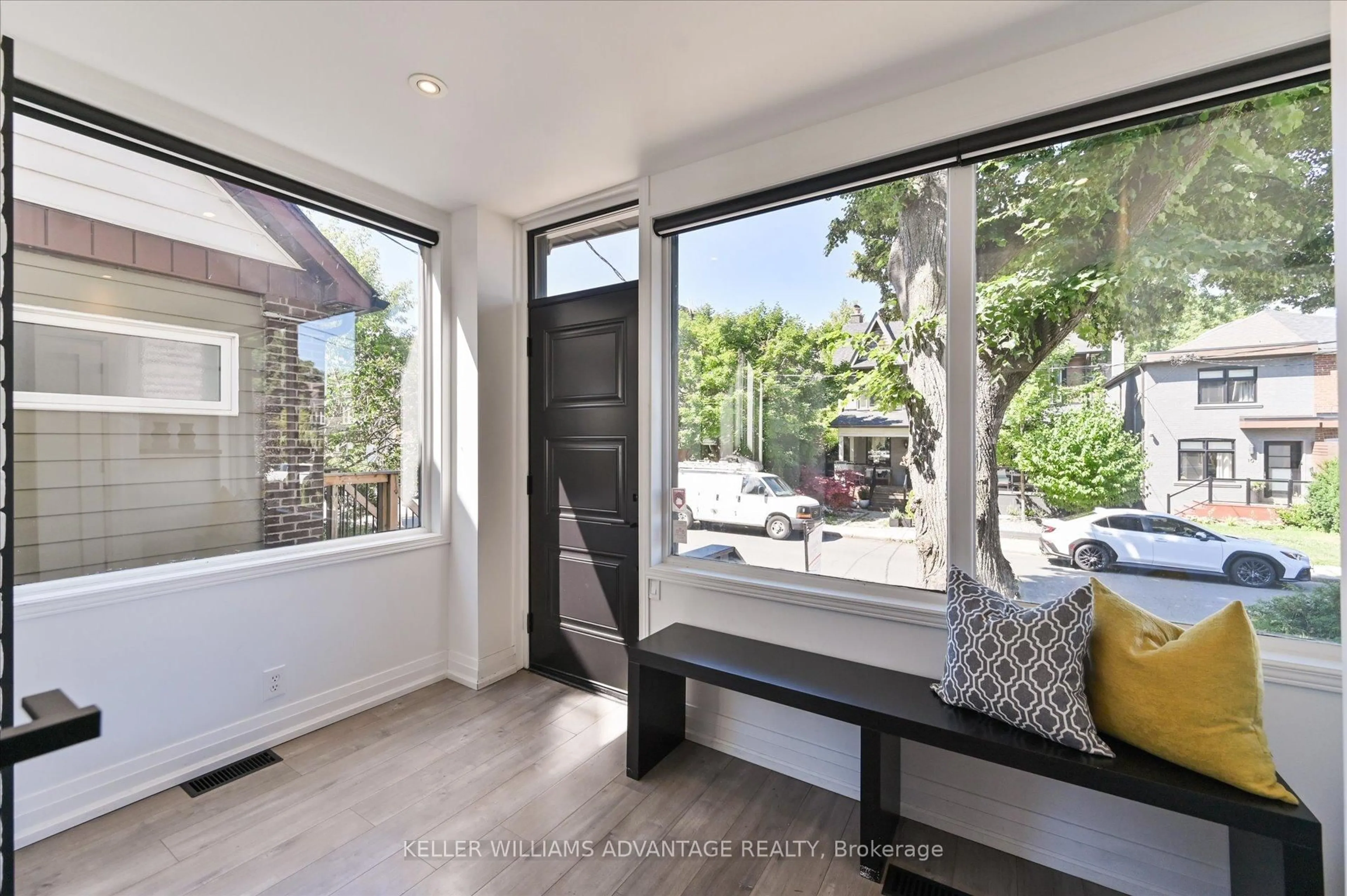 Indoor entryway for 5 Kent Rd, Toronto Ontario M4L 2X5